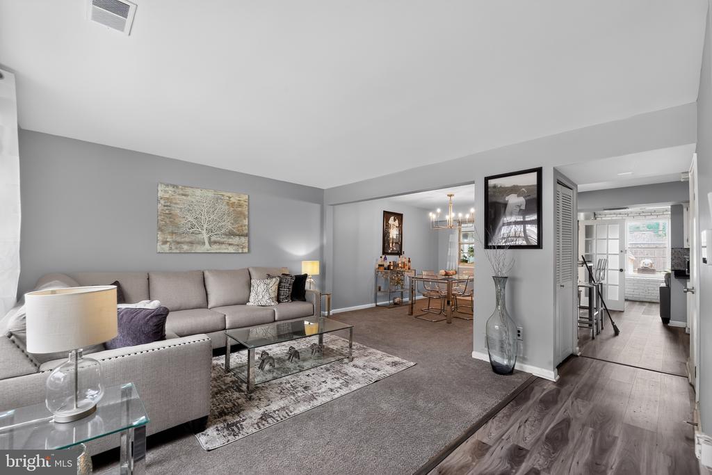 1802 WINDING WAY