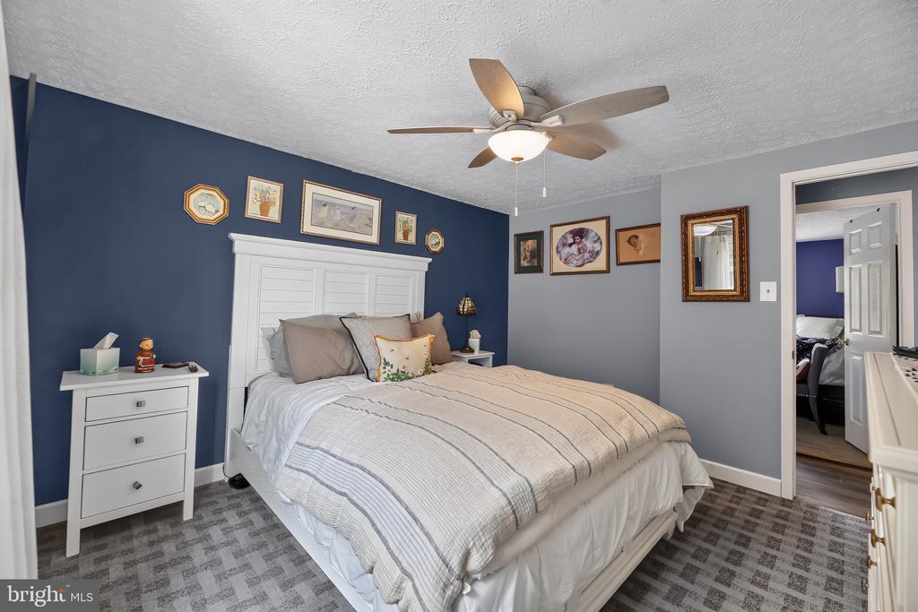 3 FOXWOOD COURT