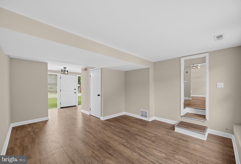 487 FRESNO DRIVE