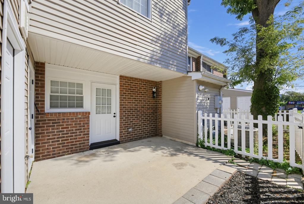 203 STEVENS COURT
