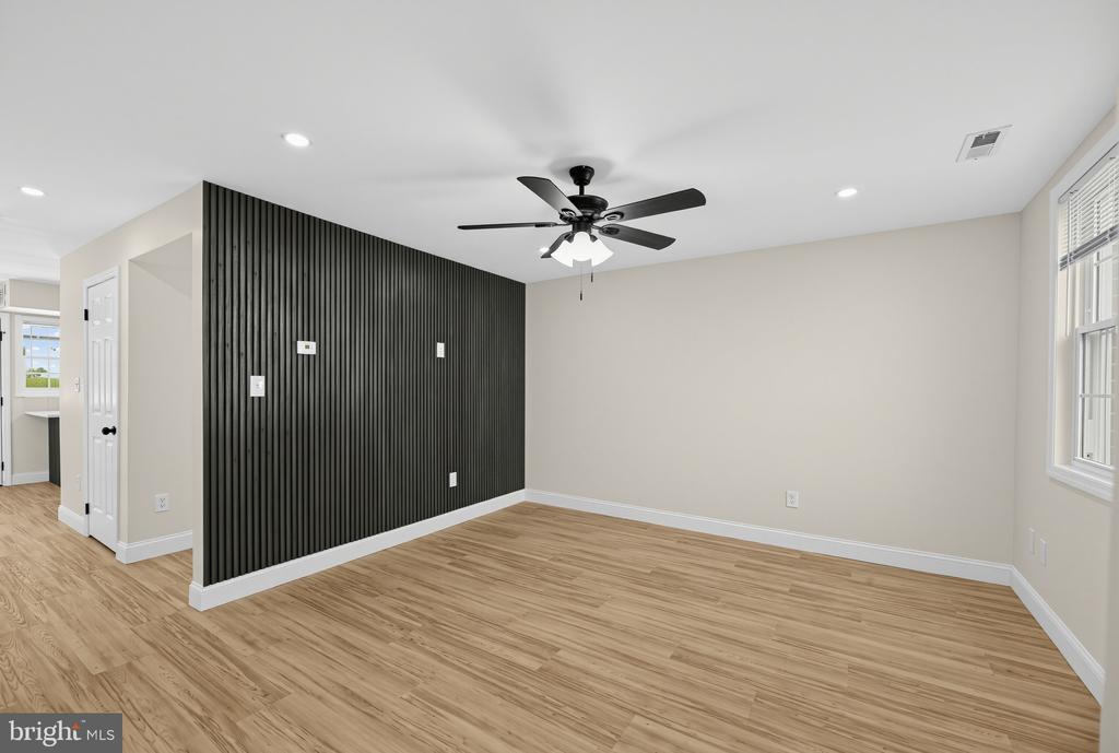 203 STEVENS COURT