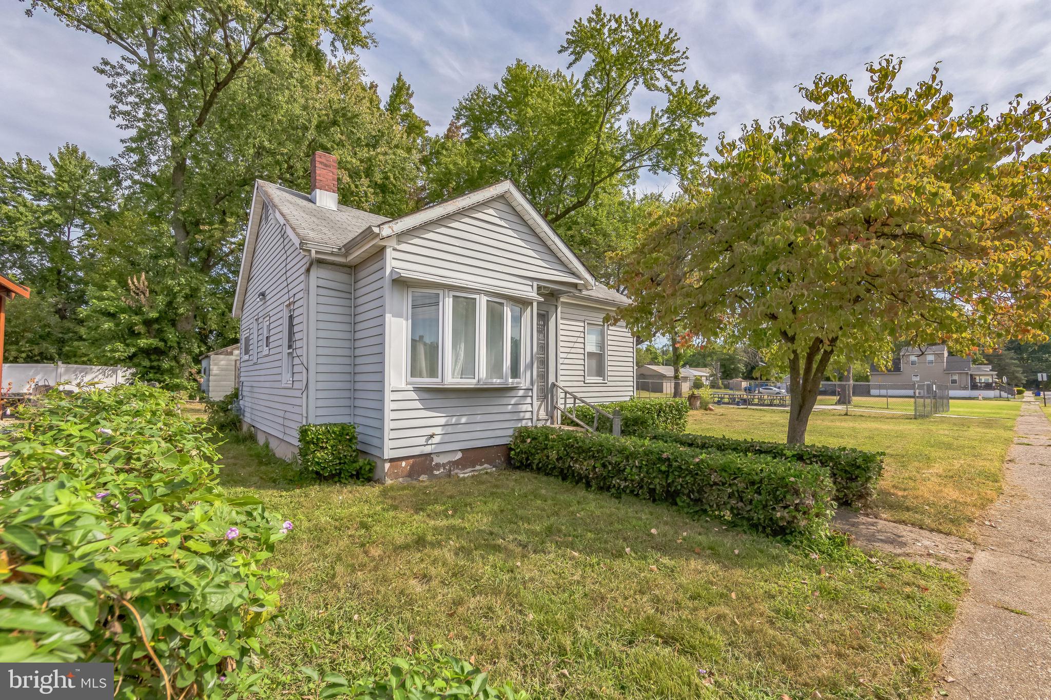 32 Stuart St
