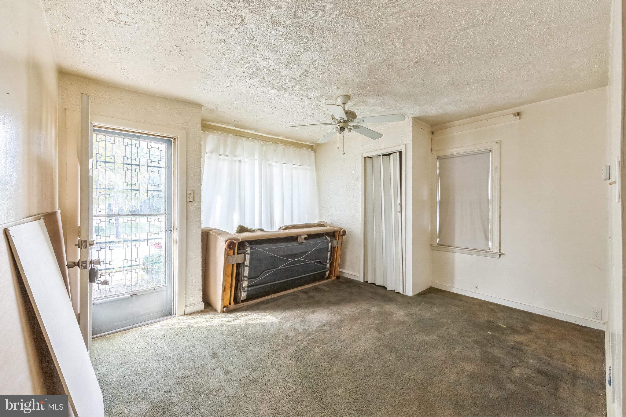 32 Stuart St