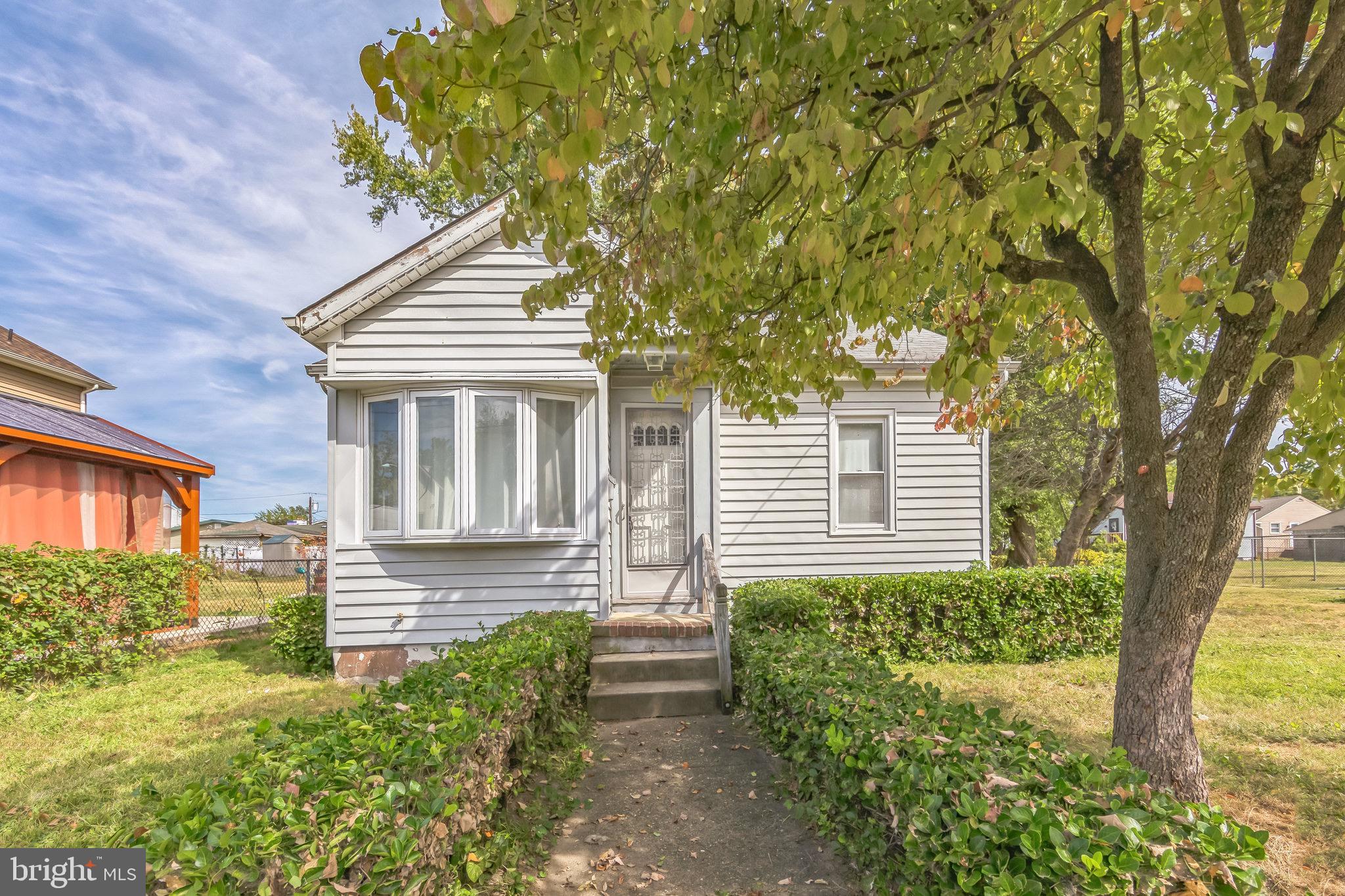 32 Stuart St