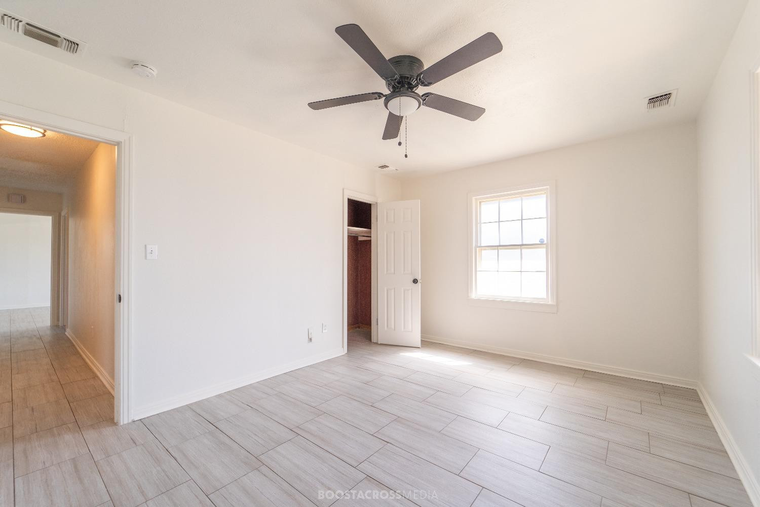 1507 Ave G