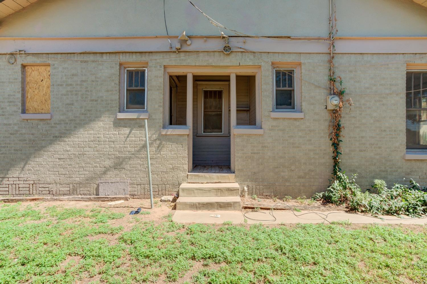 1718 Ave O Avenue