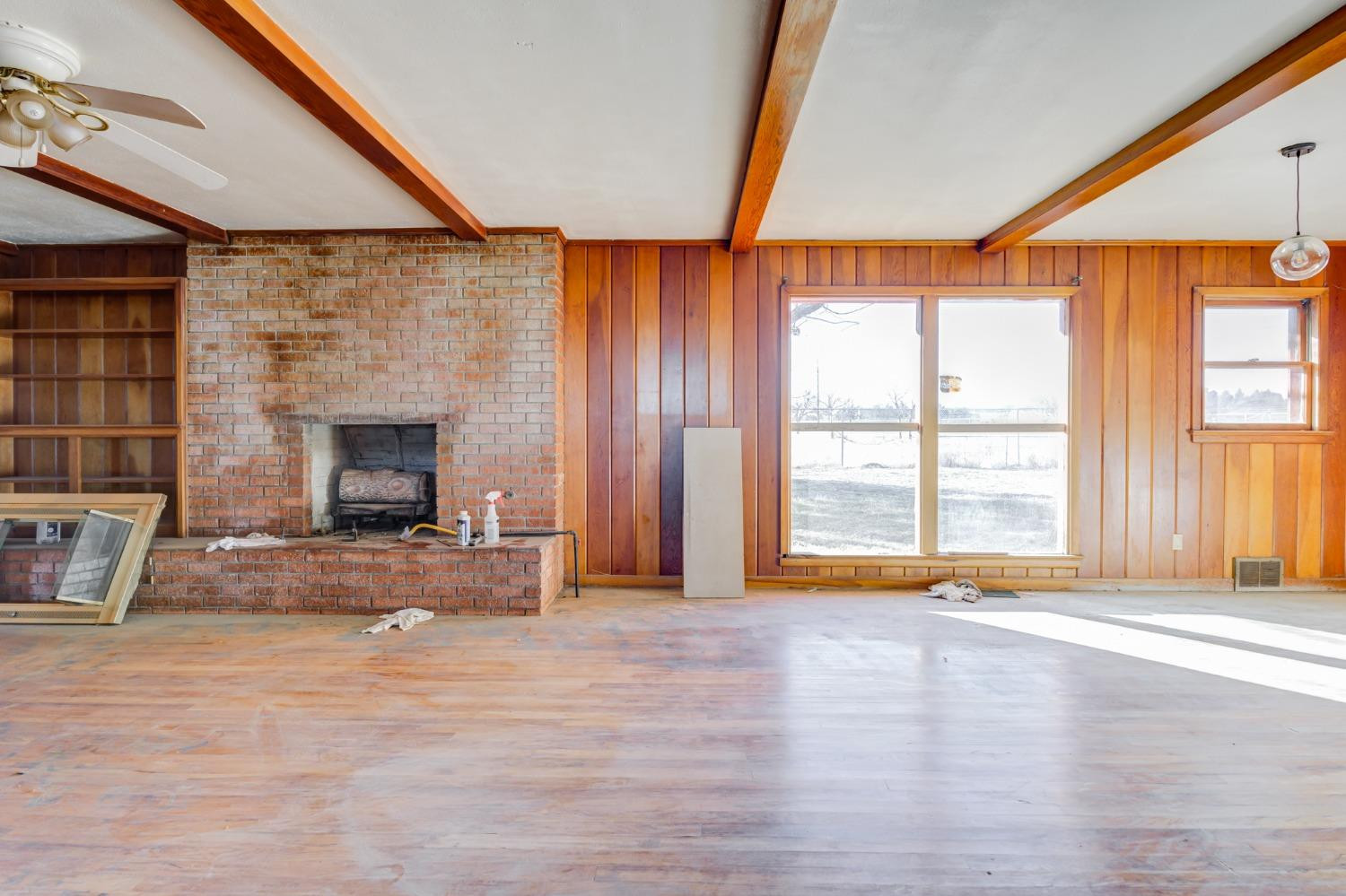 2805 N University