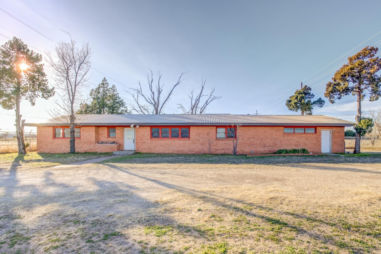 2805 N University