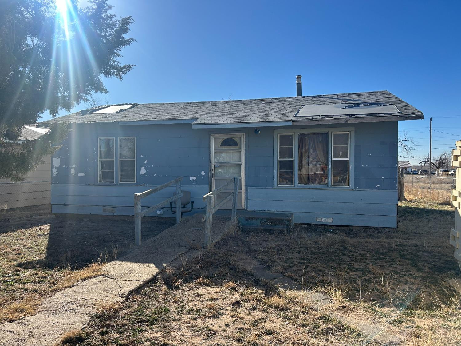 1310 E 16th