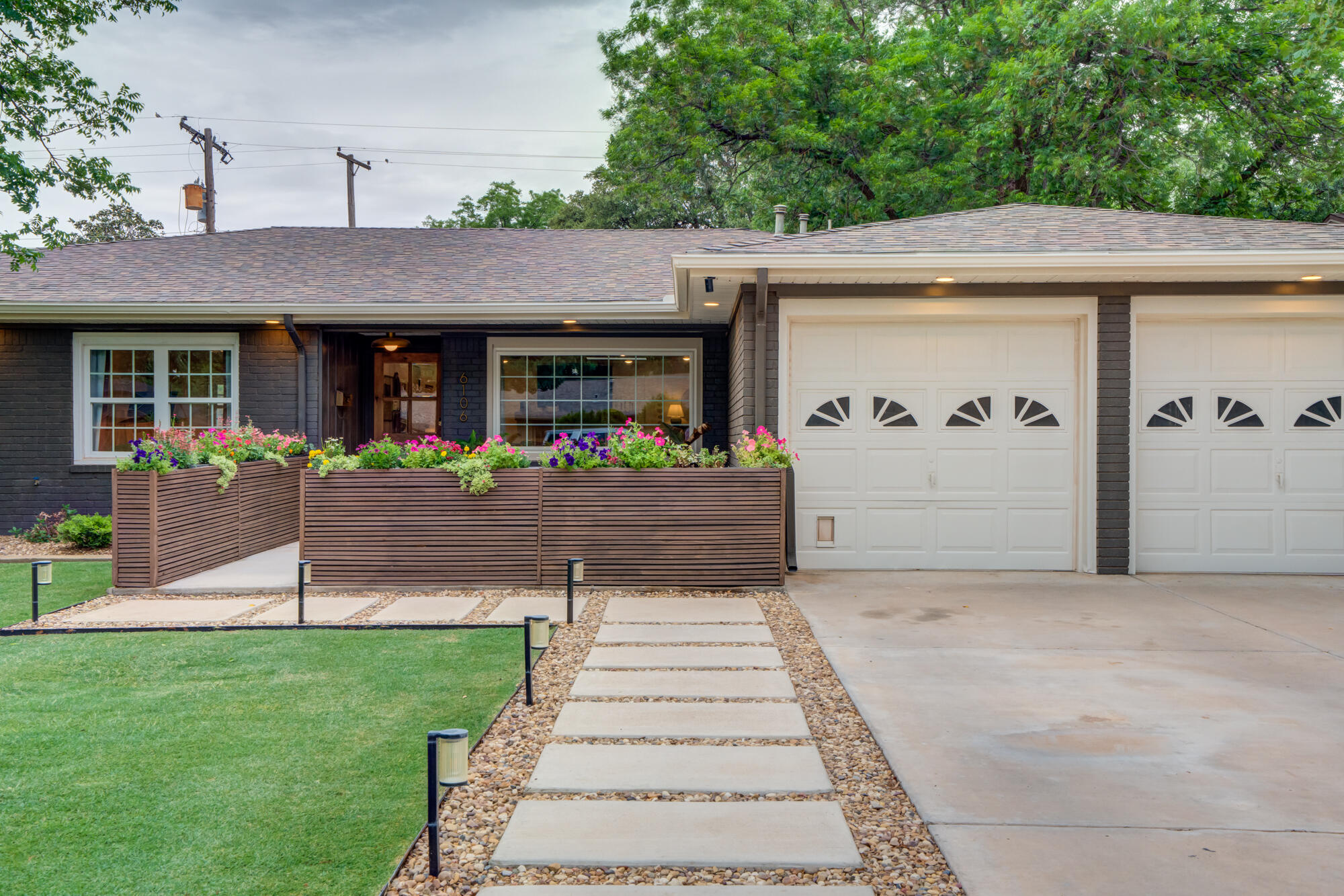 6106 Knoxville Drive