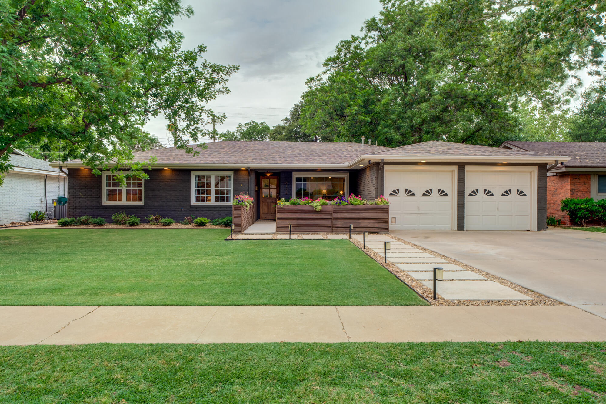 6106 Knoxville Drive
