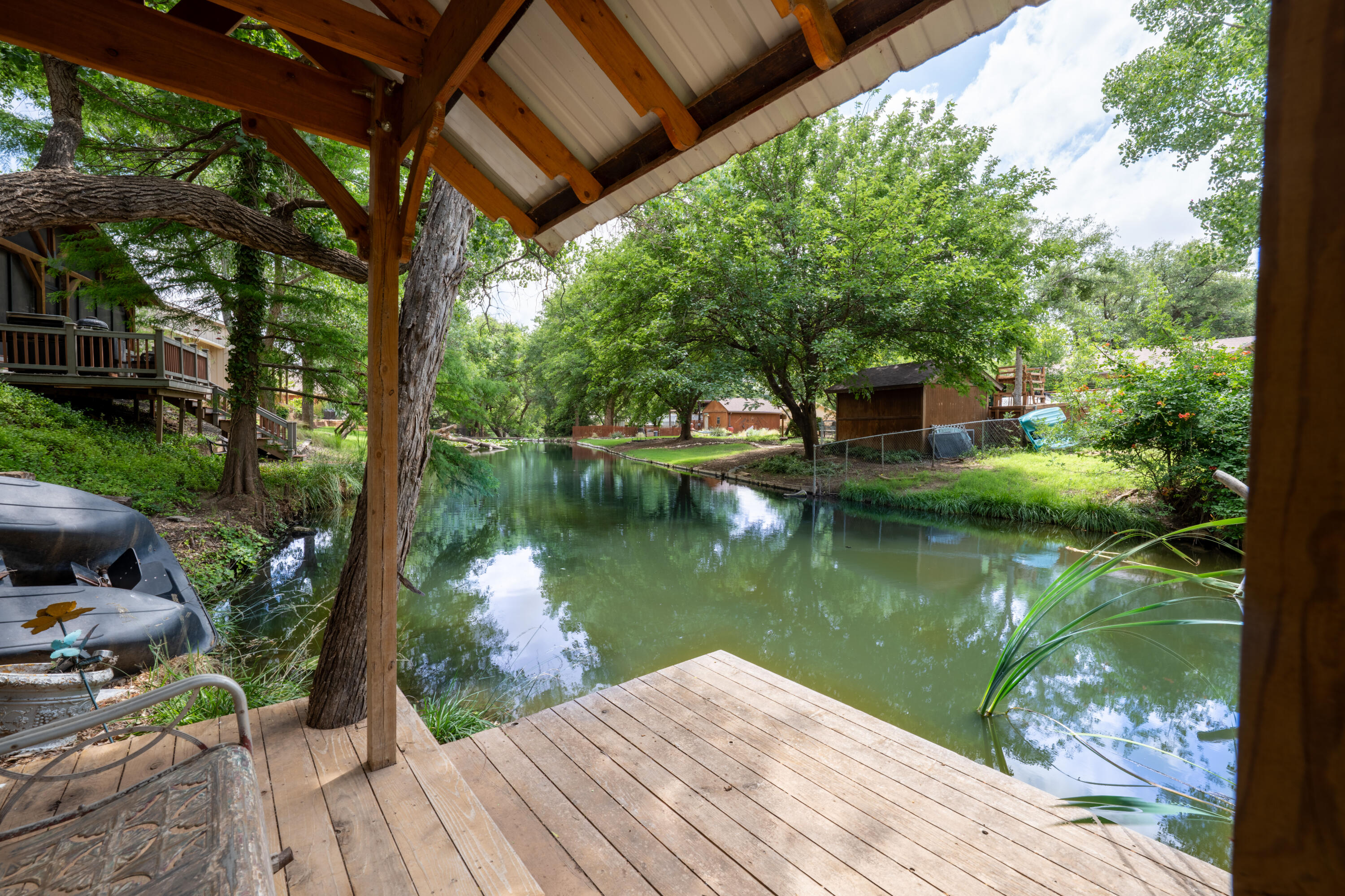 21 E Brookhollow Drive