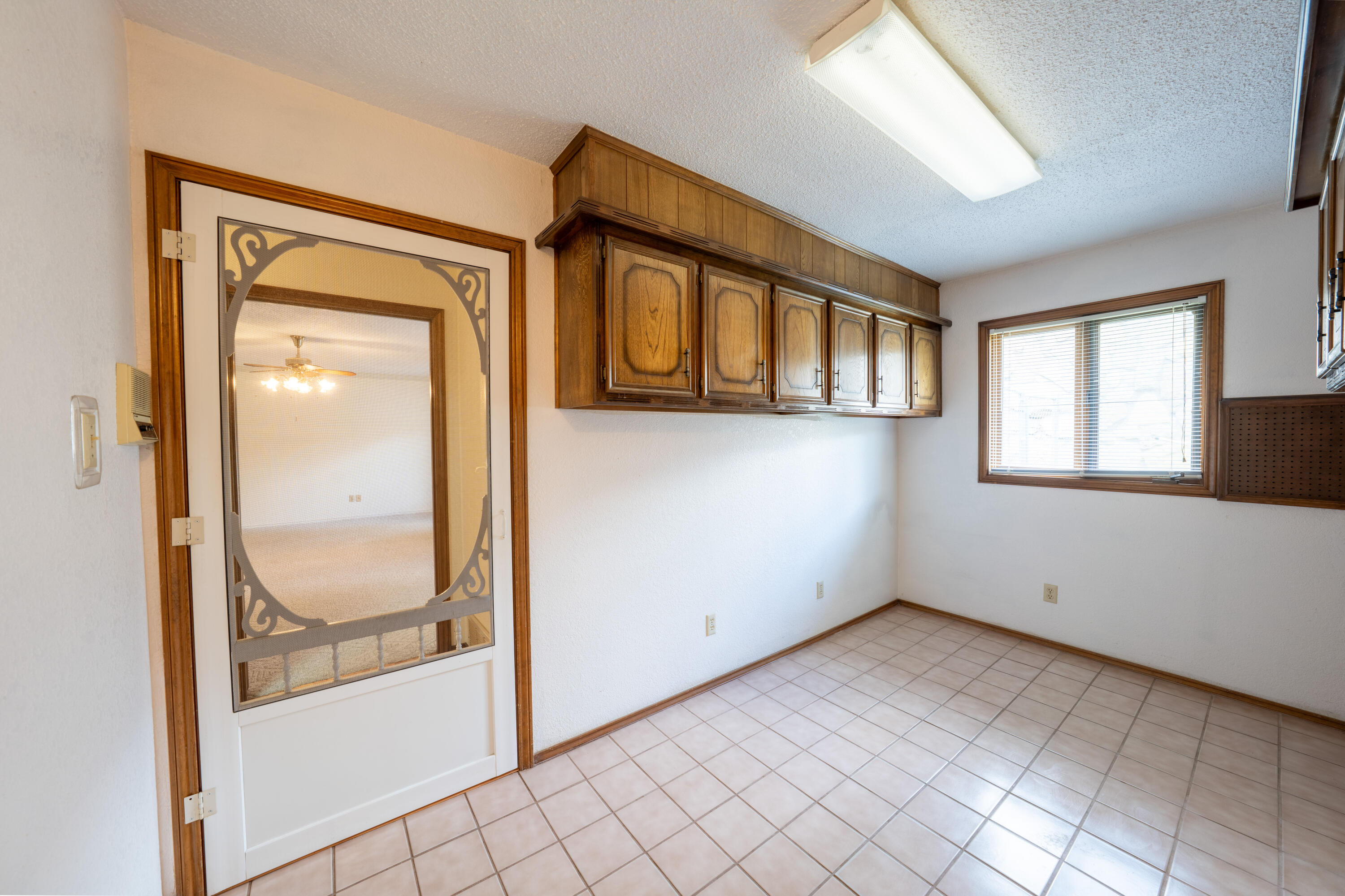 21 E Brookhollow Drive