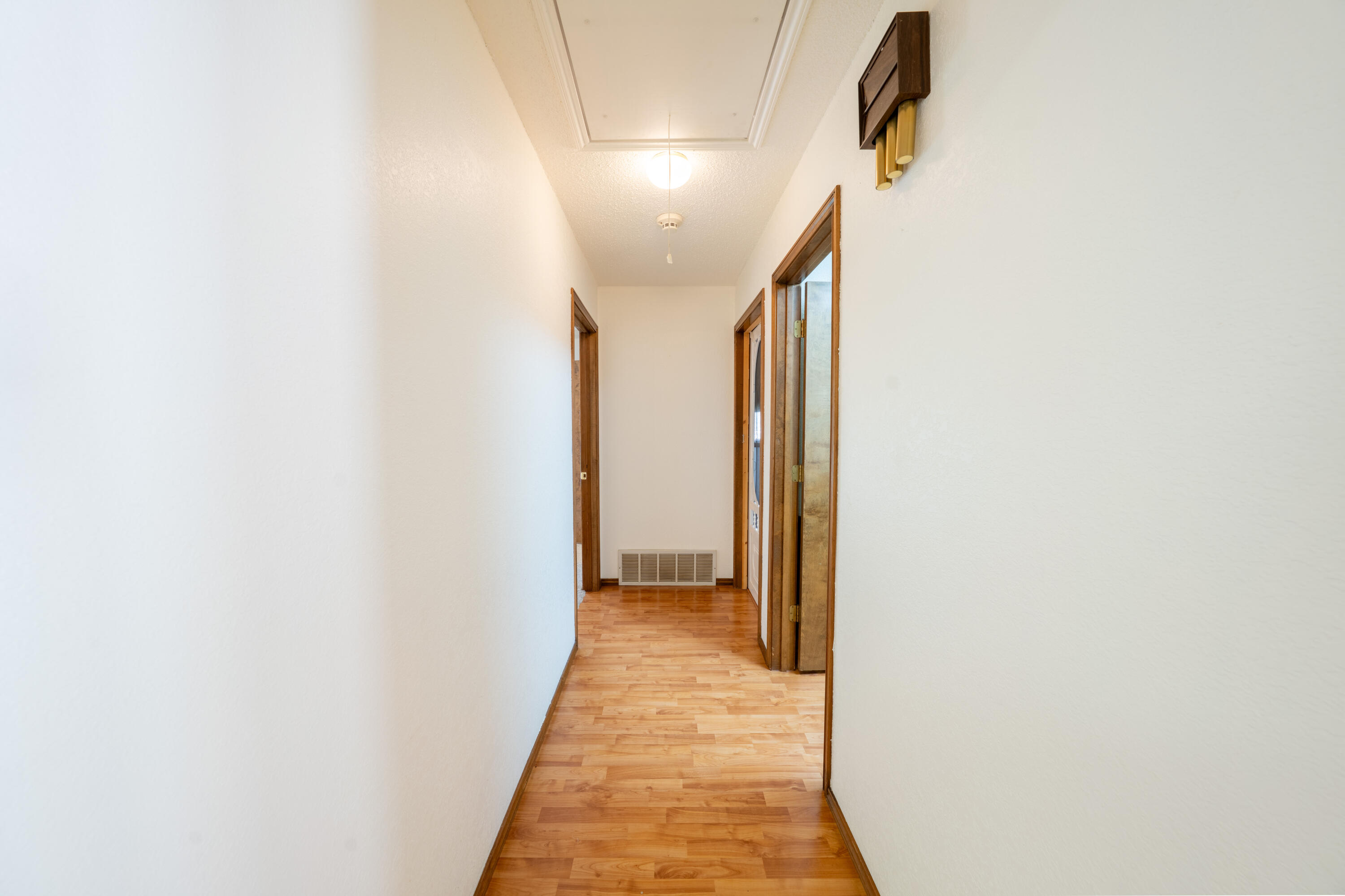 21 E Brookhollow Drive