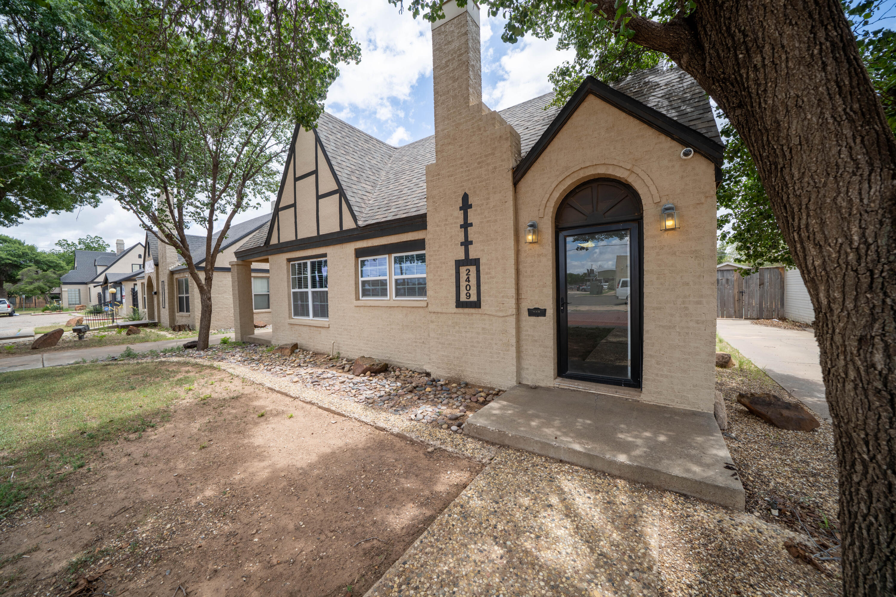 2409 20th Street