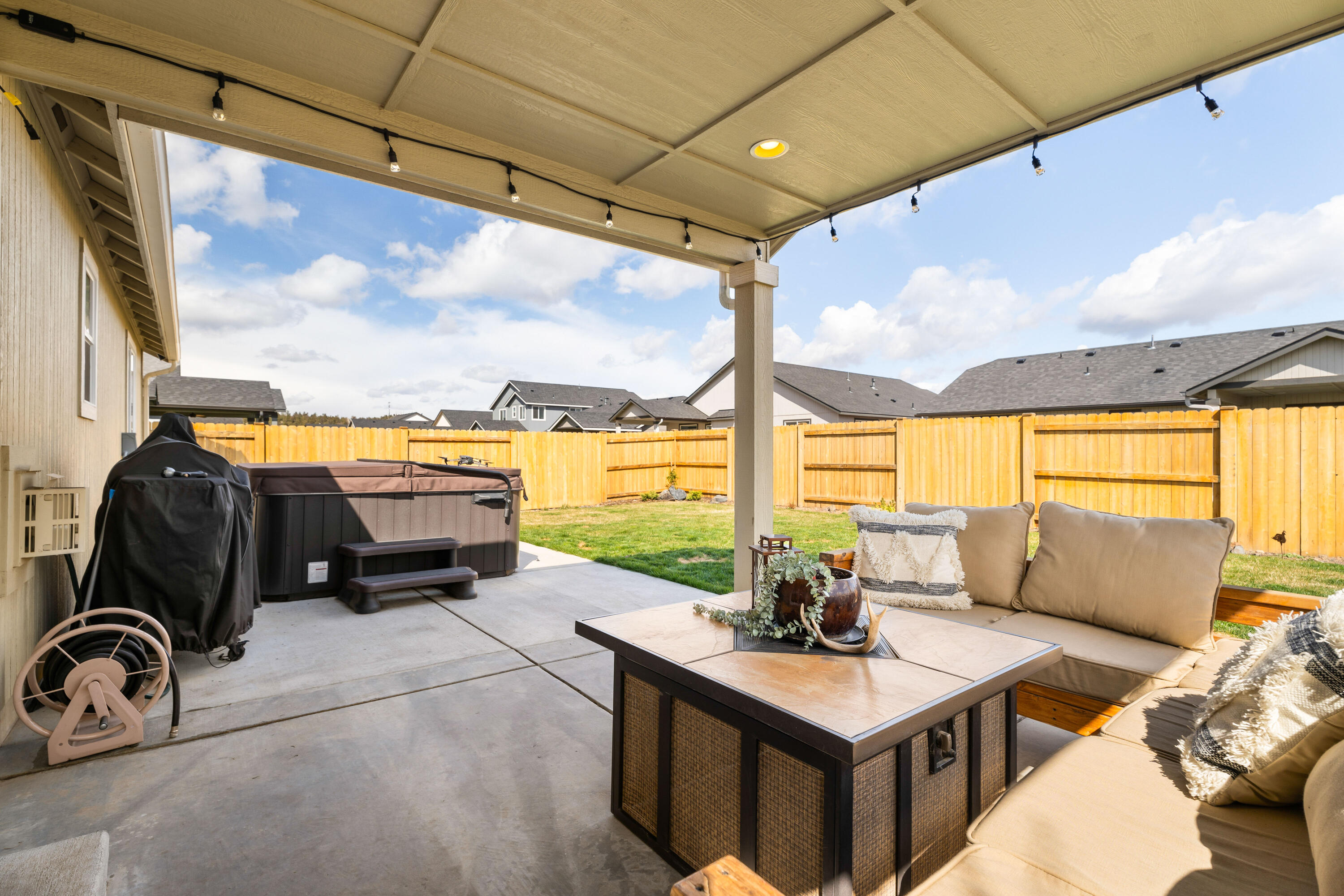 3306 NW 9th Lane