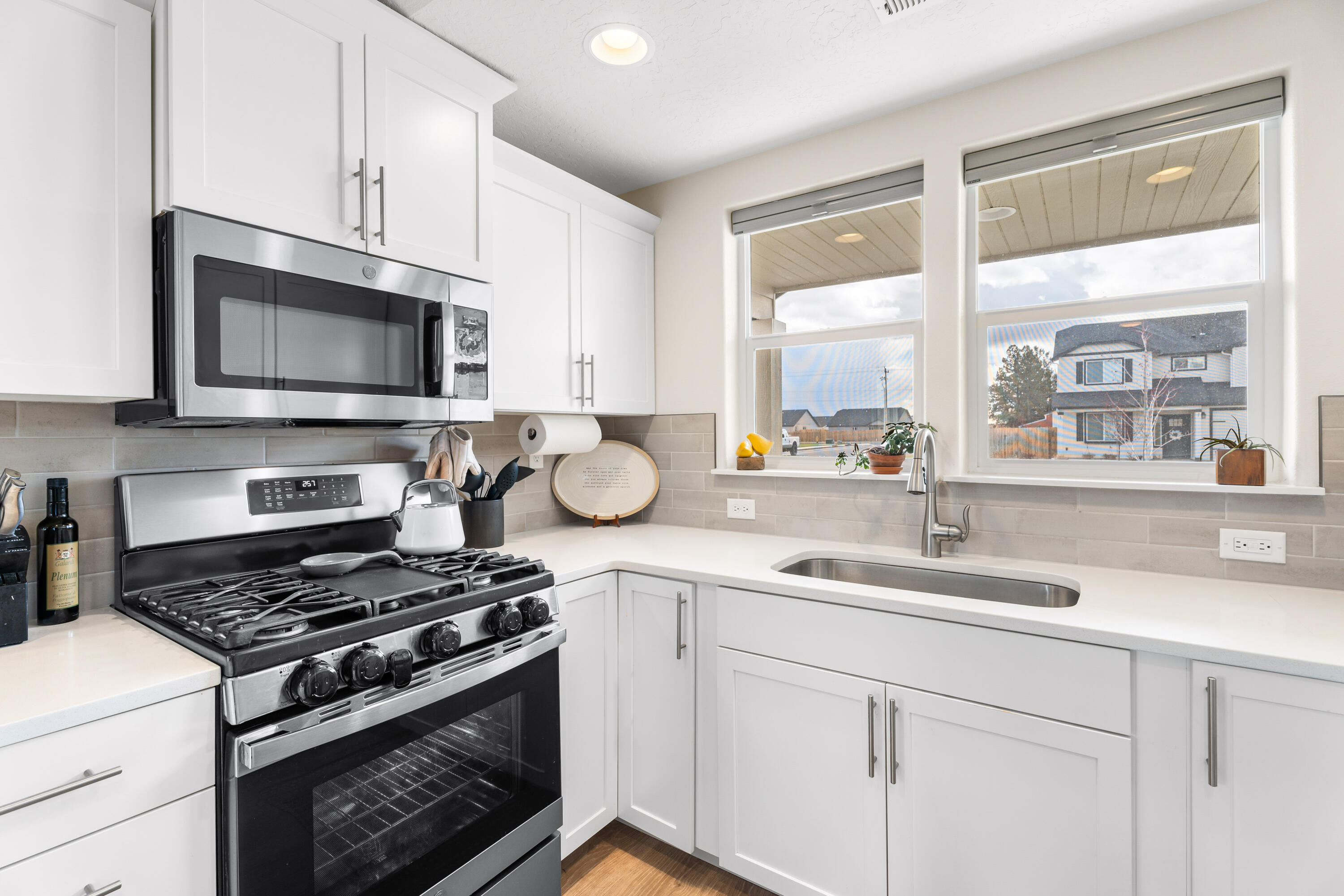 3306 NW 9th Lane