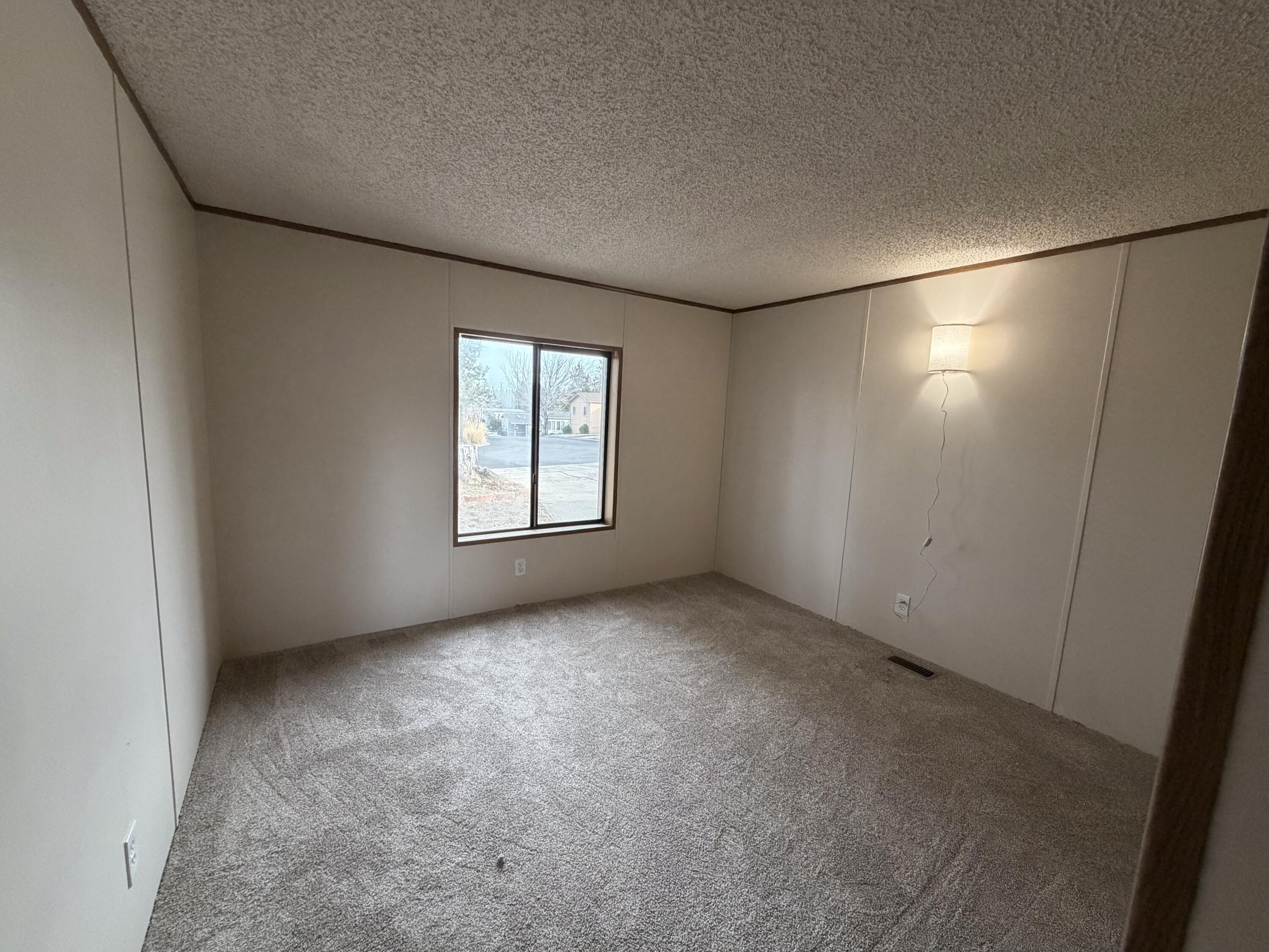1001 SE 15th Street, 39