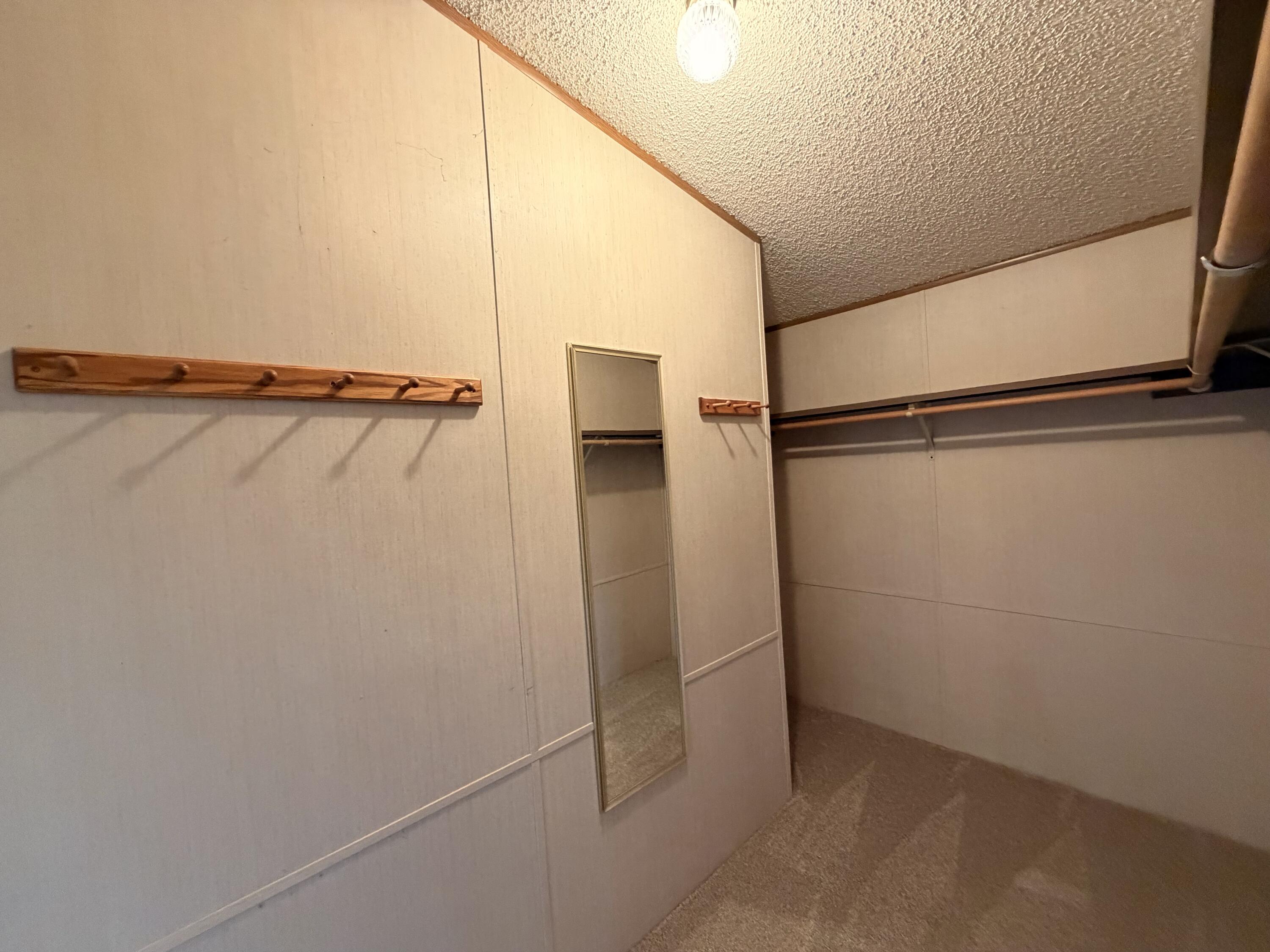 1001 SE 15th Street, 39