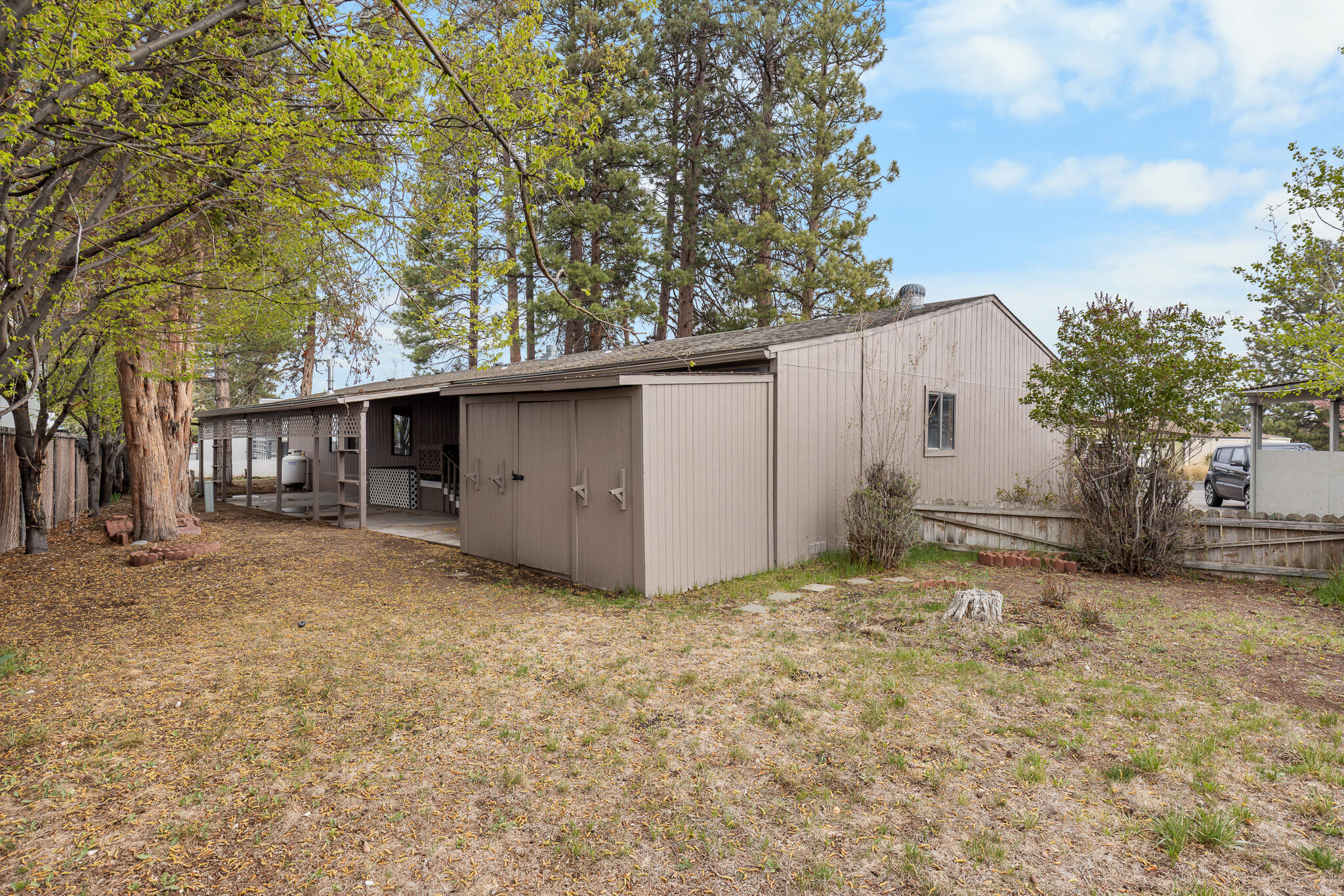 1001 SE 15th Street, 39