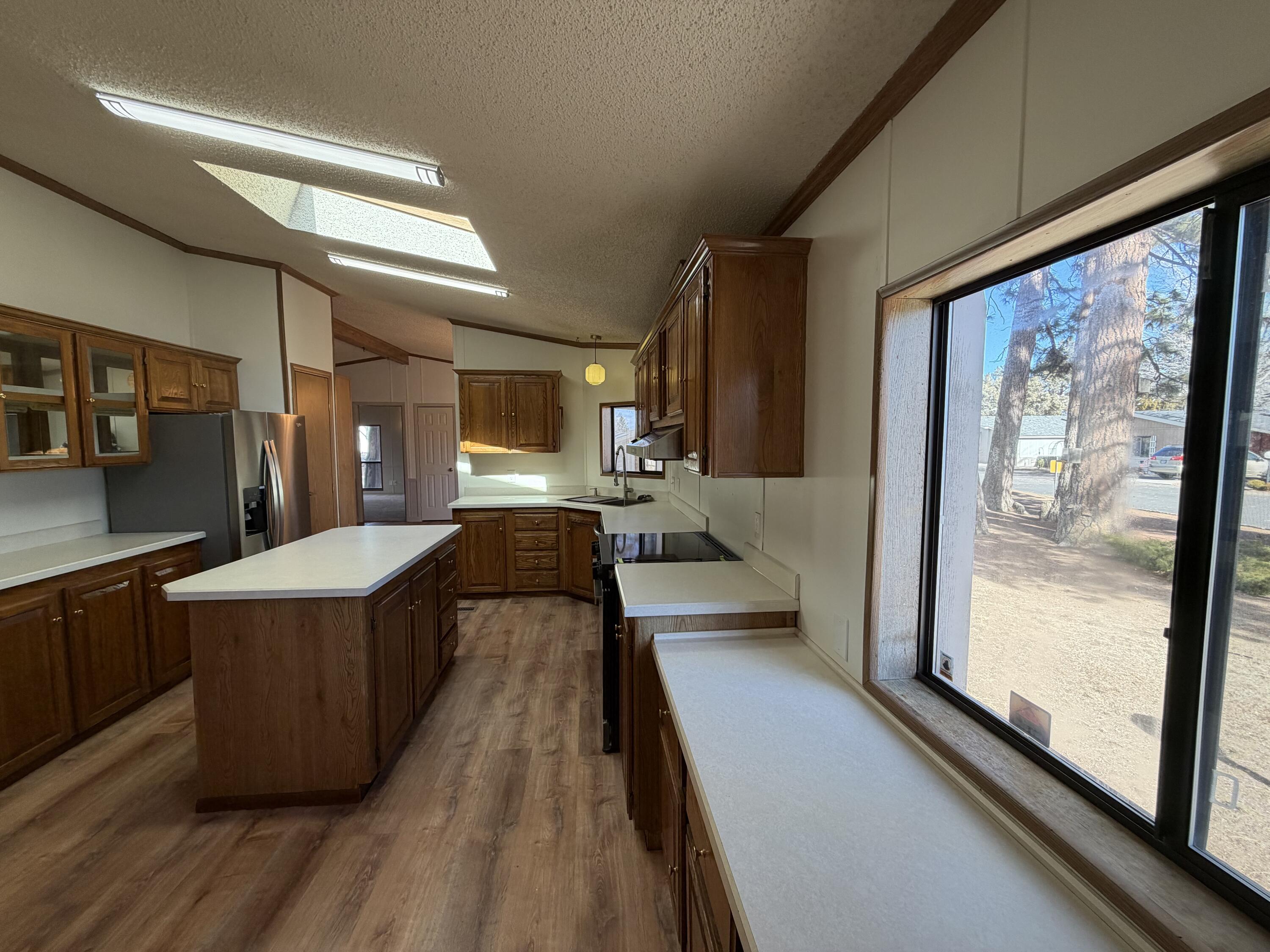 1001 SE 15th Street, 39
