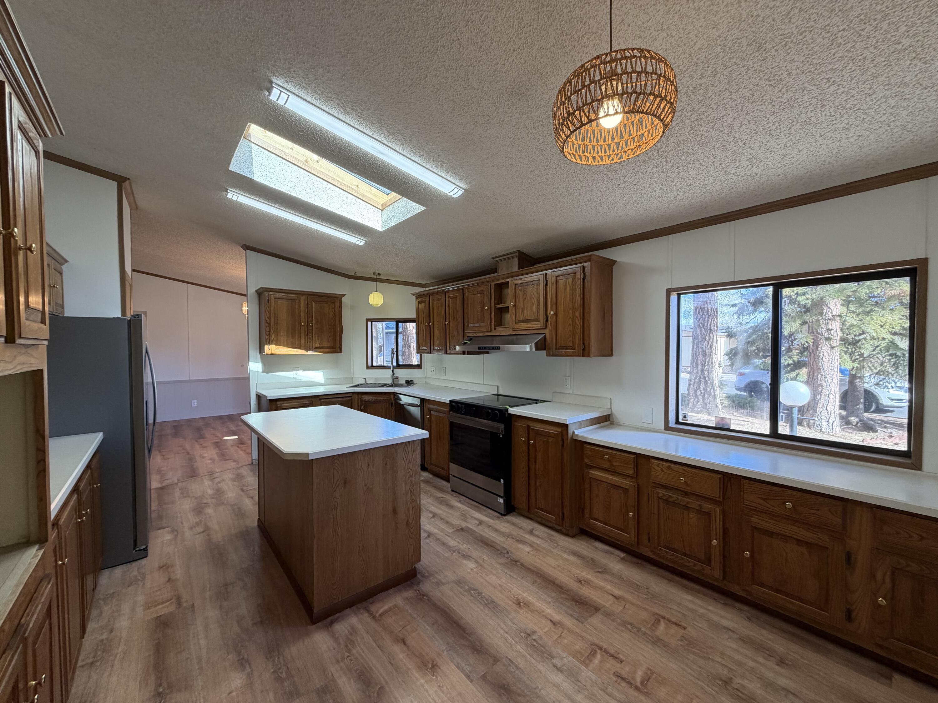 1001 SE 15th Street, 39