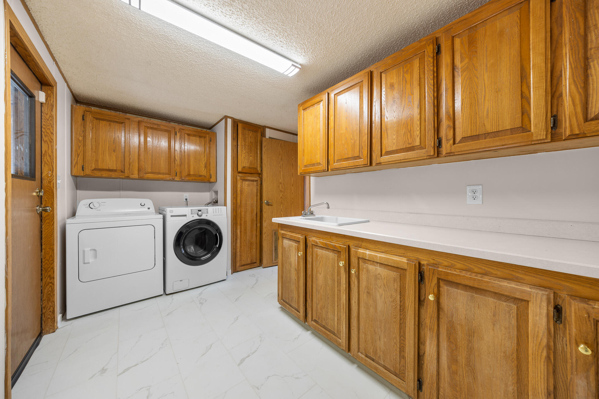 1001 SE 15th Street, 39