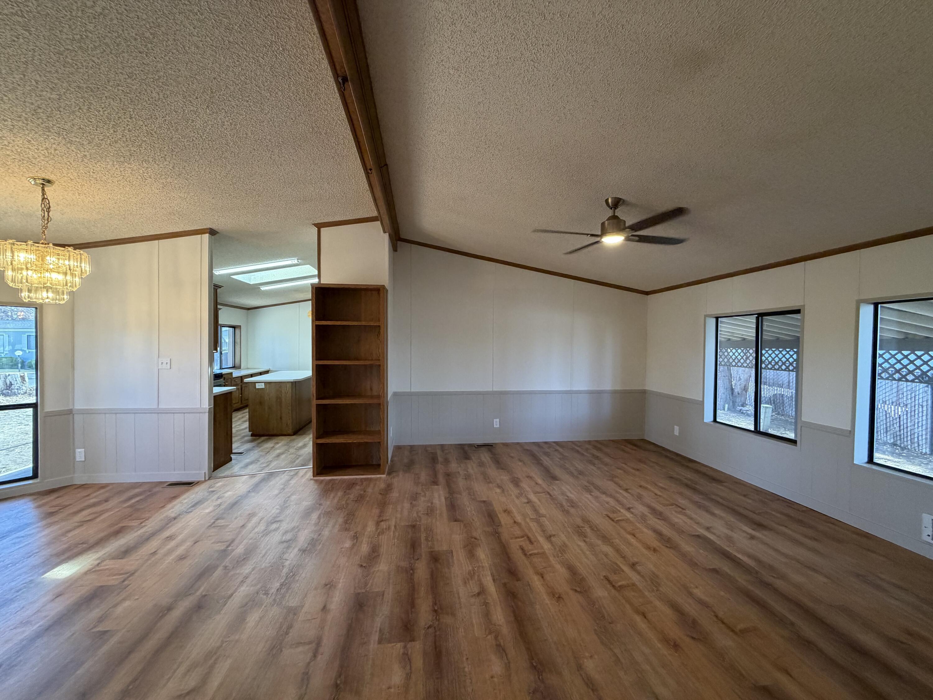 1001 SE 15th Street, 39