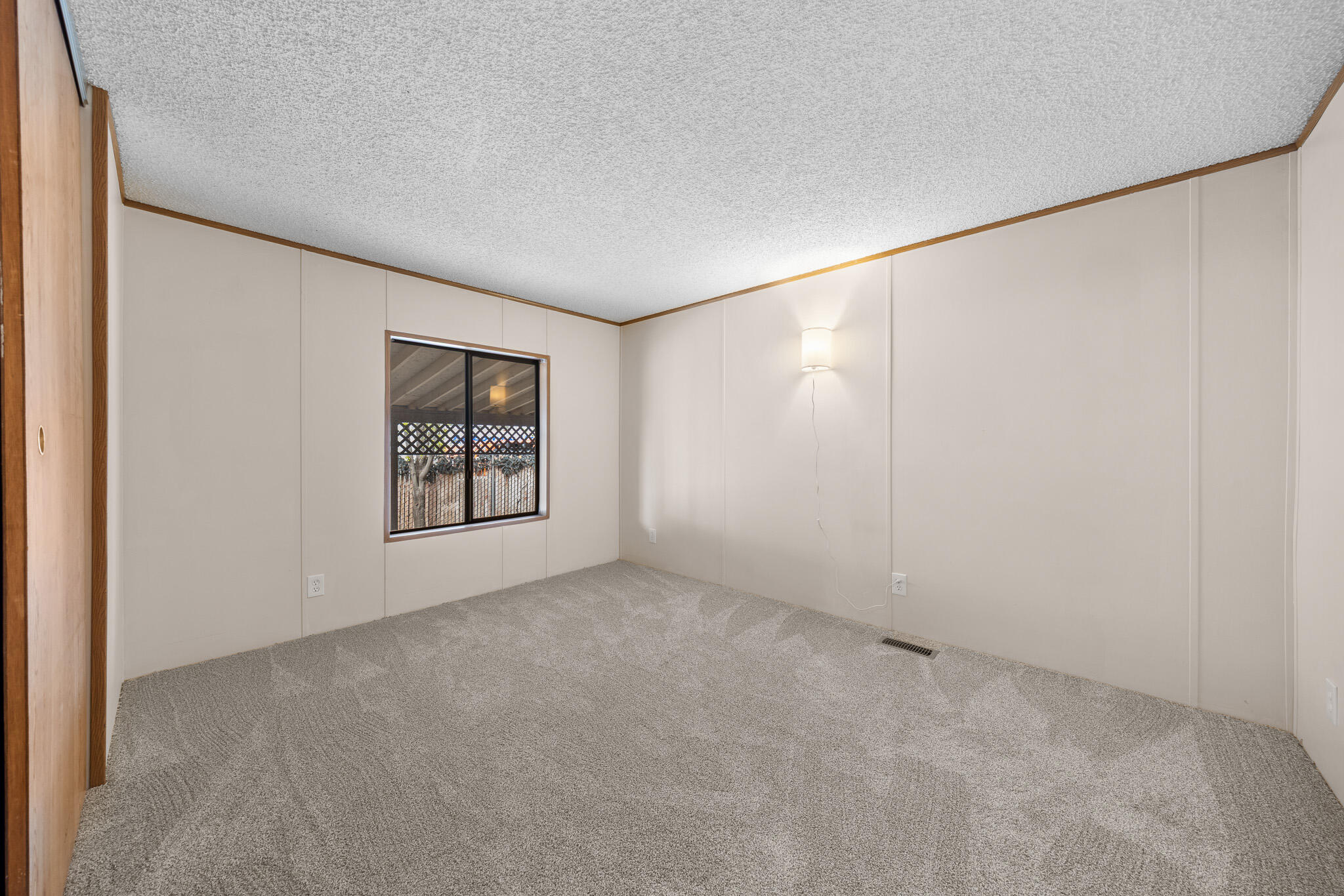 1001 SE 15th Street, 39