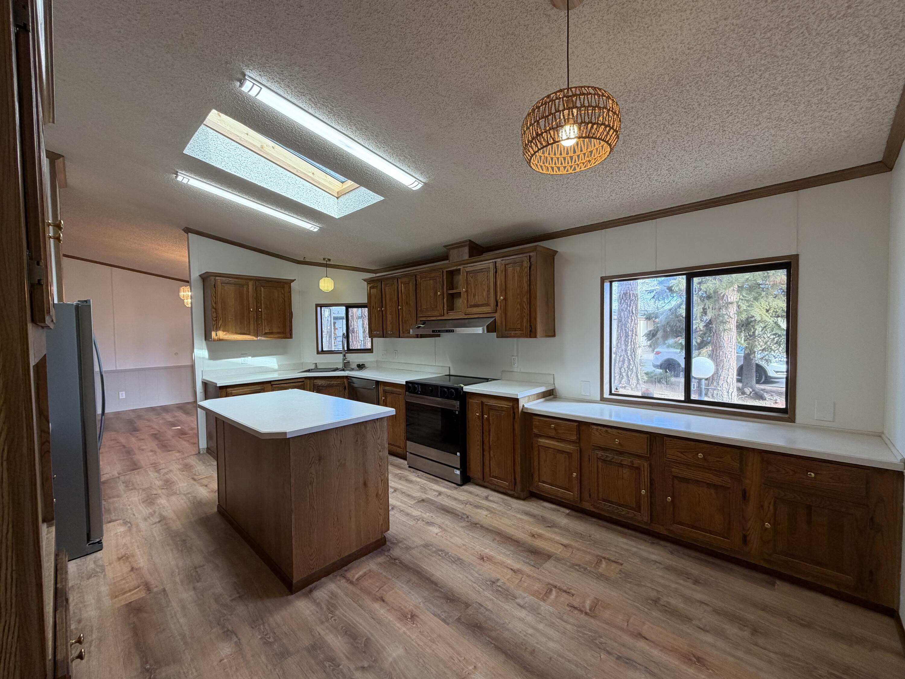 1001 SE 15th Street, 39