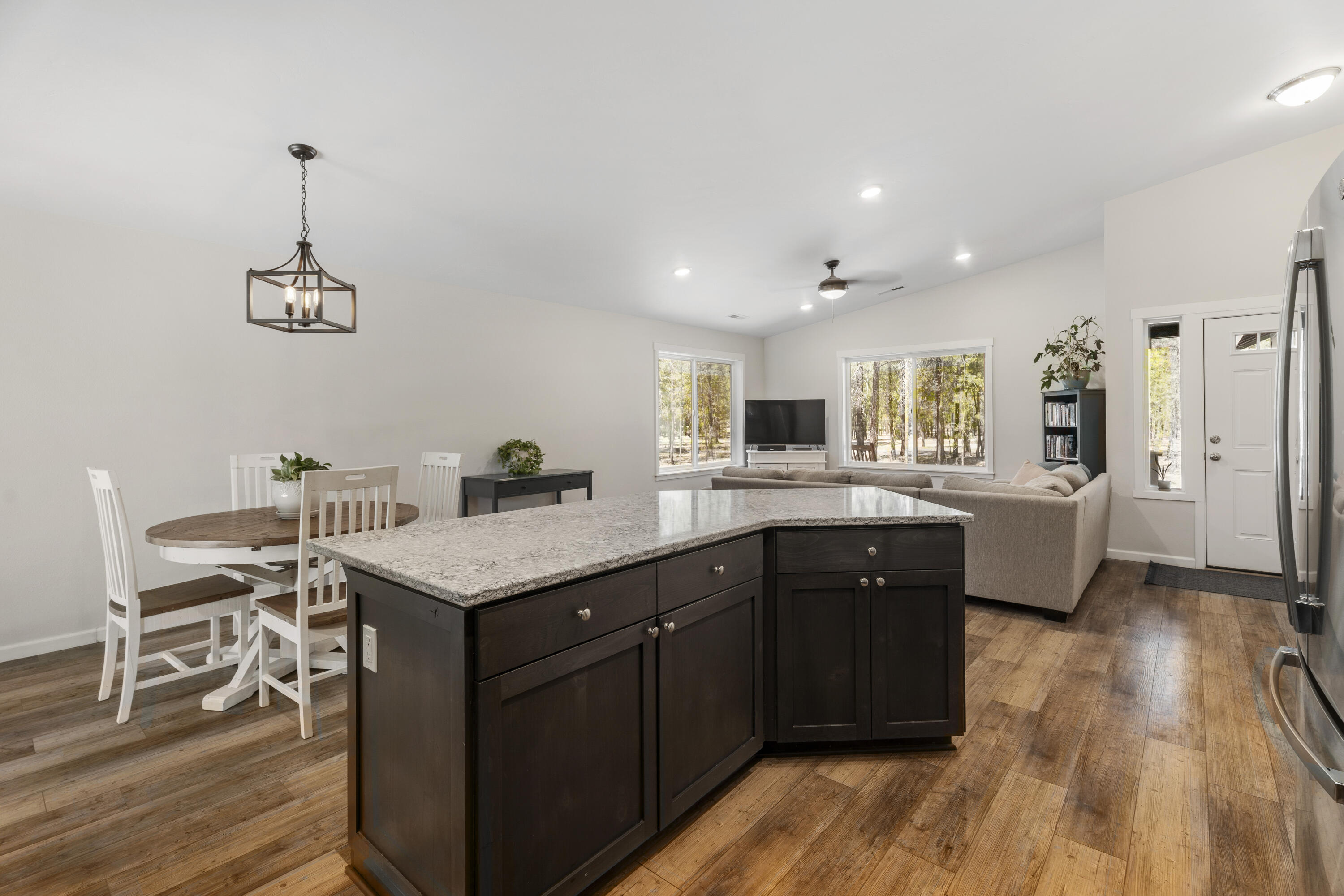 15205 Ponderosa Loop