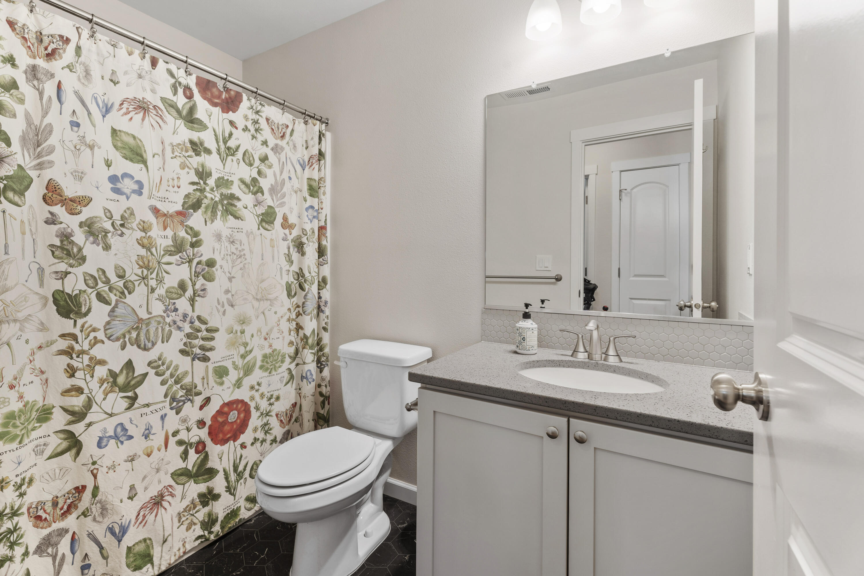 15205 Ponderosa Loop