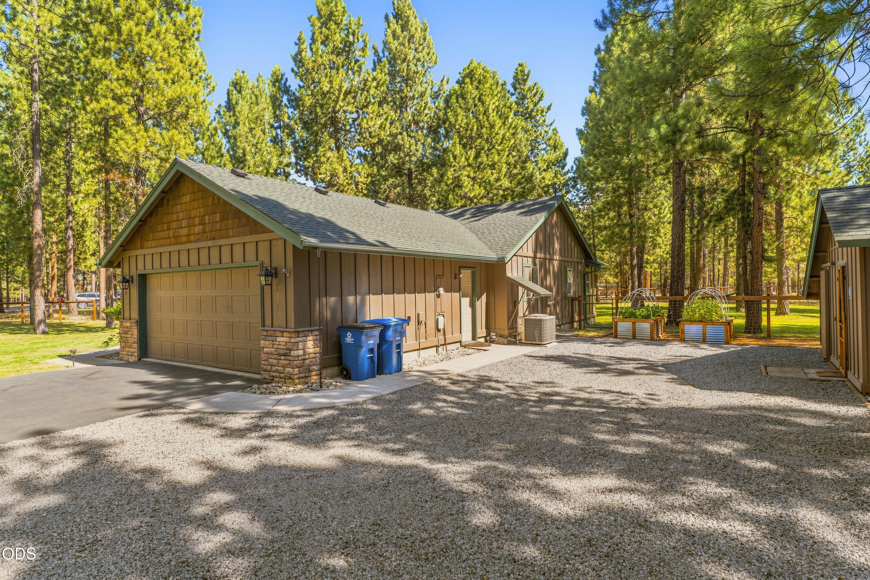 15375 Ponderosa Loop
