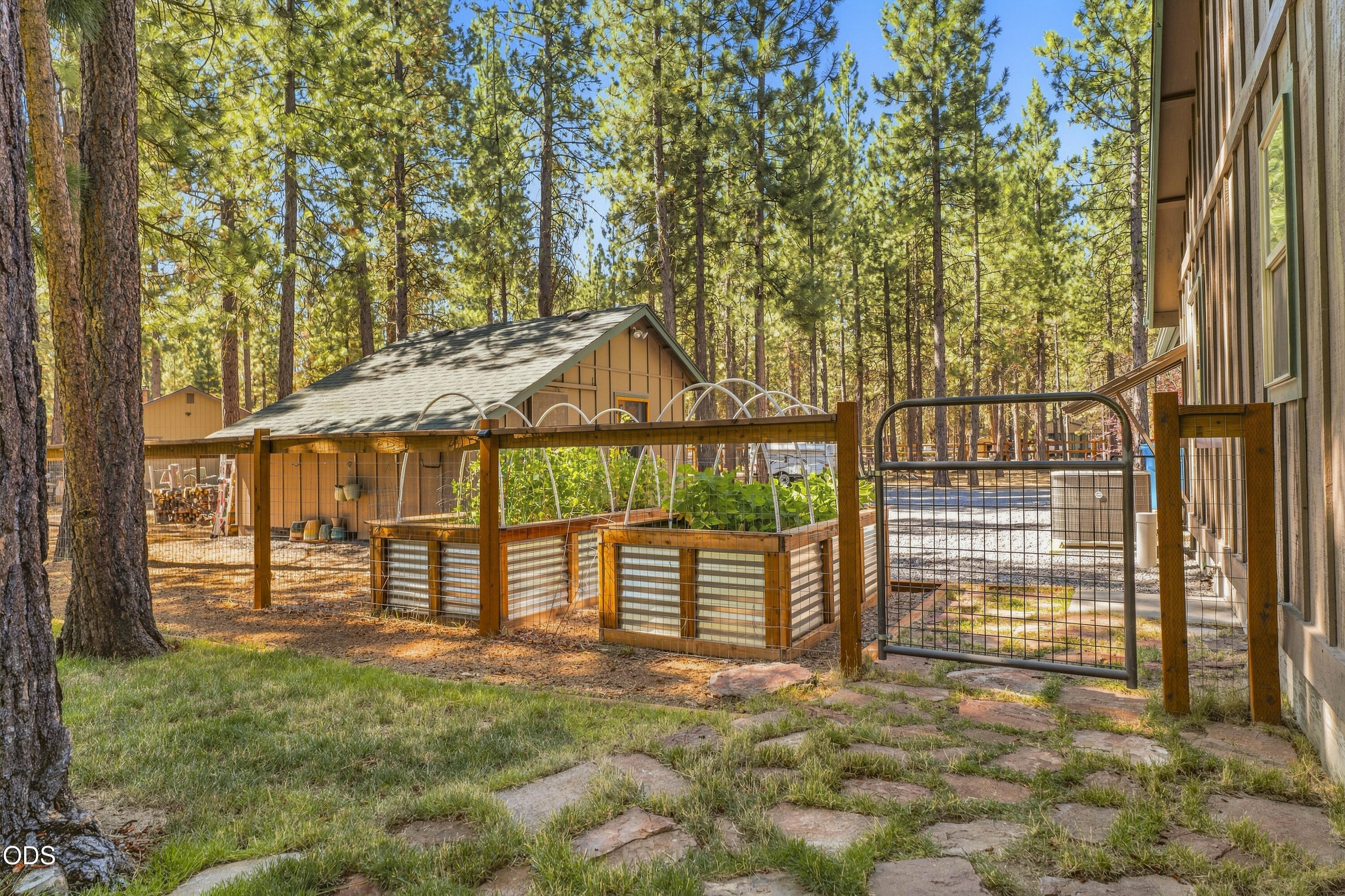 15375 Ponderosa Loop