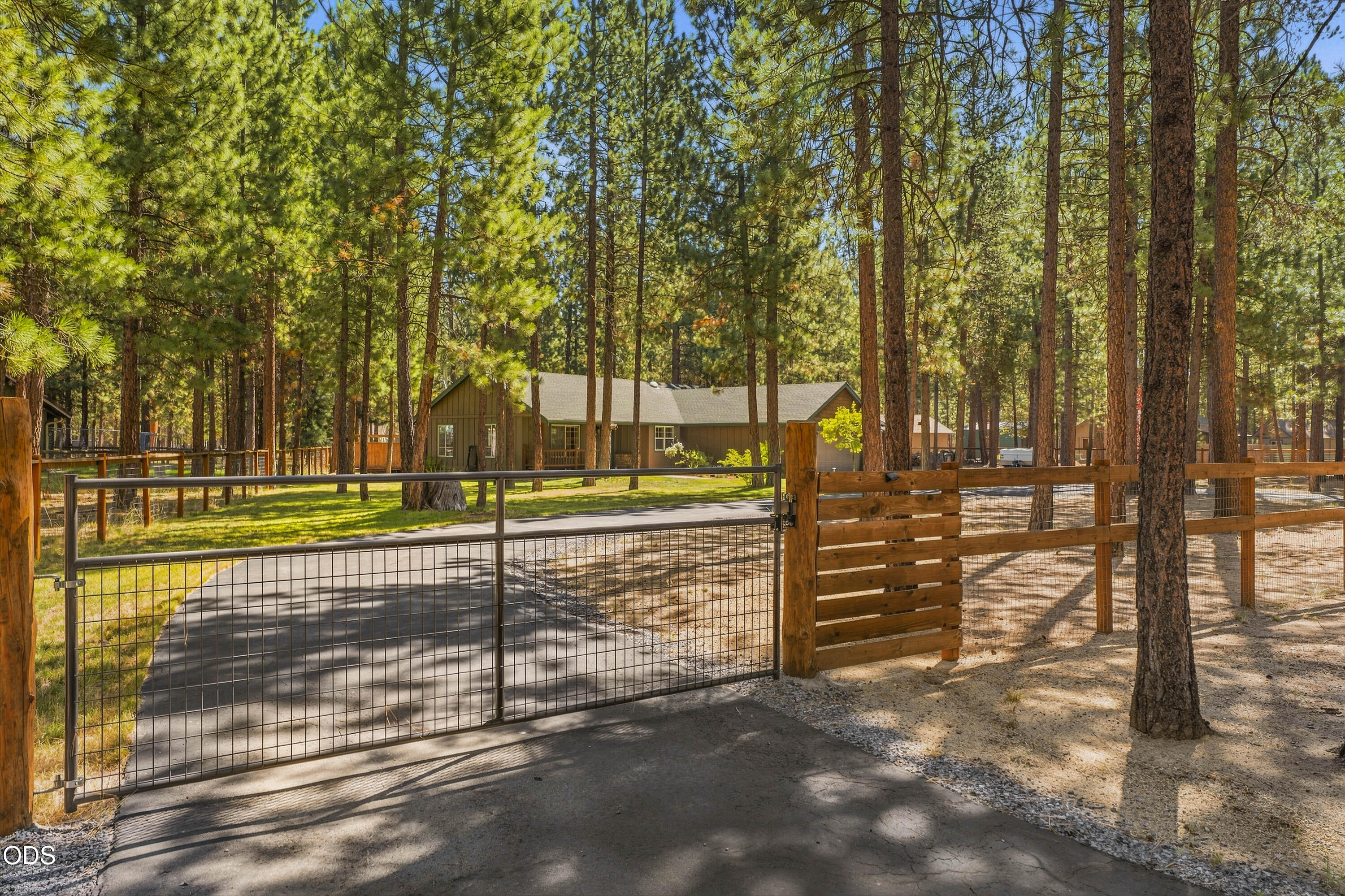 15375 Ponderosa Loop