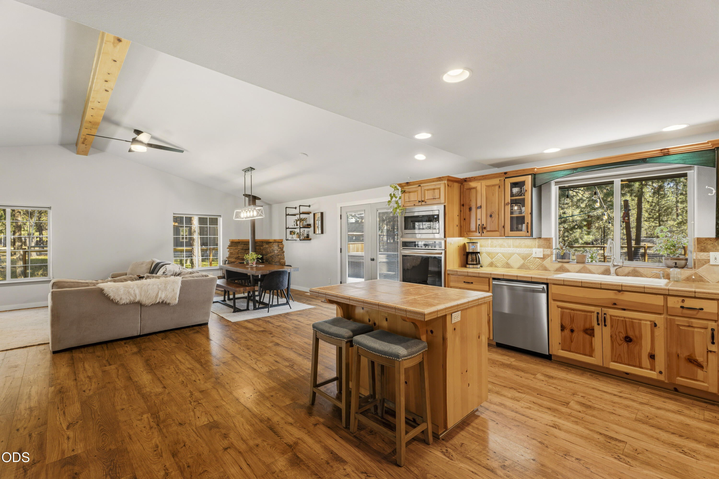 15375 Ponderosa Loop