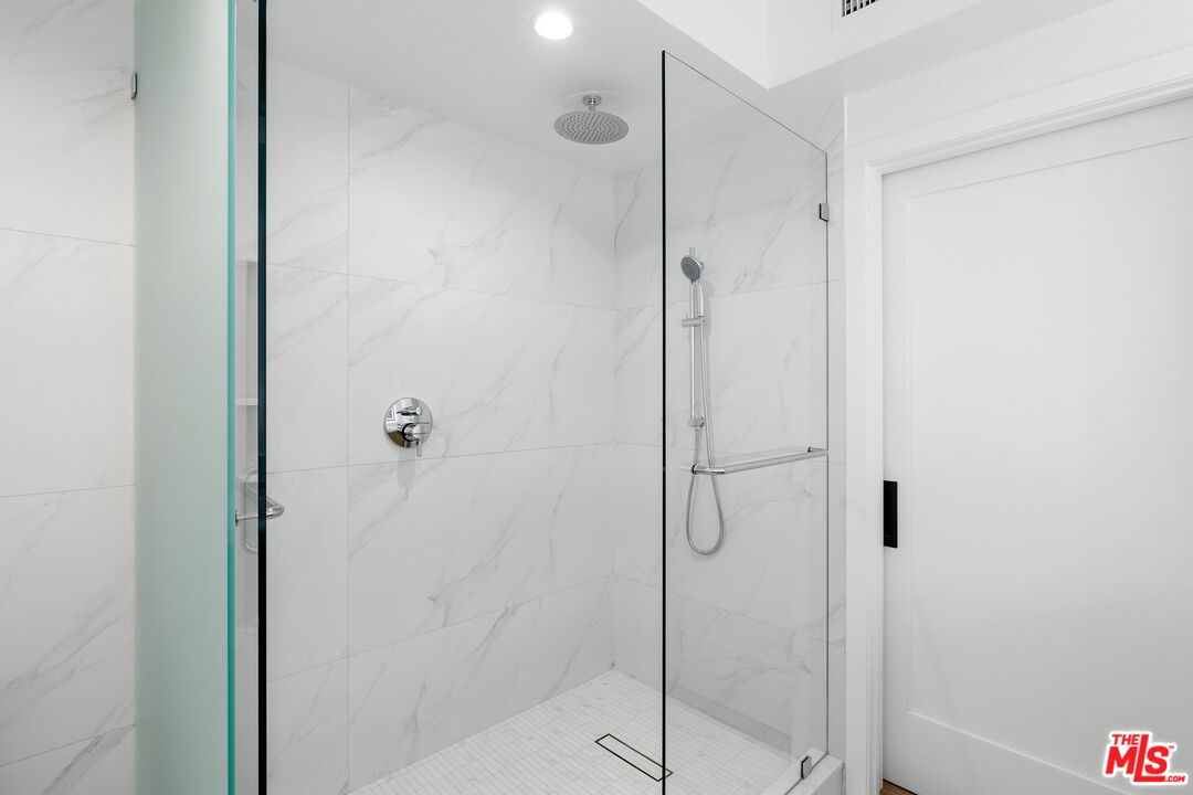 8833 Cynthia St Unit: 201