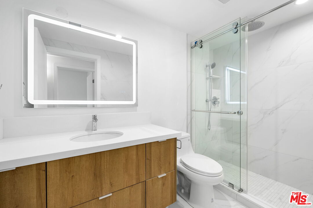 8833 Cynthia St Unit: 201