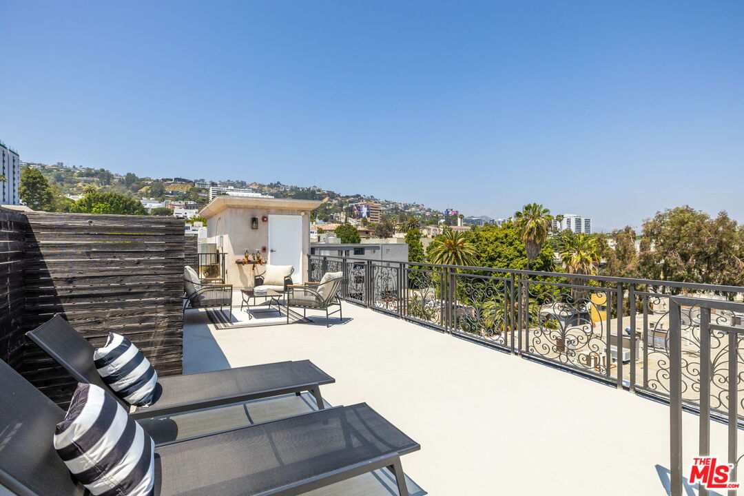 8833 Cynthia St Unit: 204