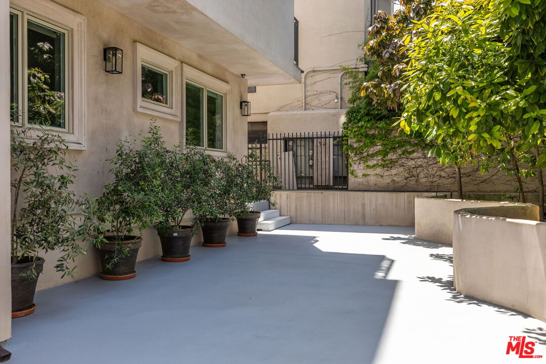 8833 Cynthia St Unit: 204