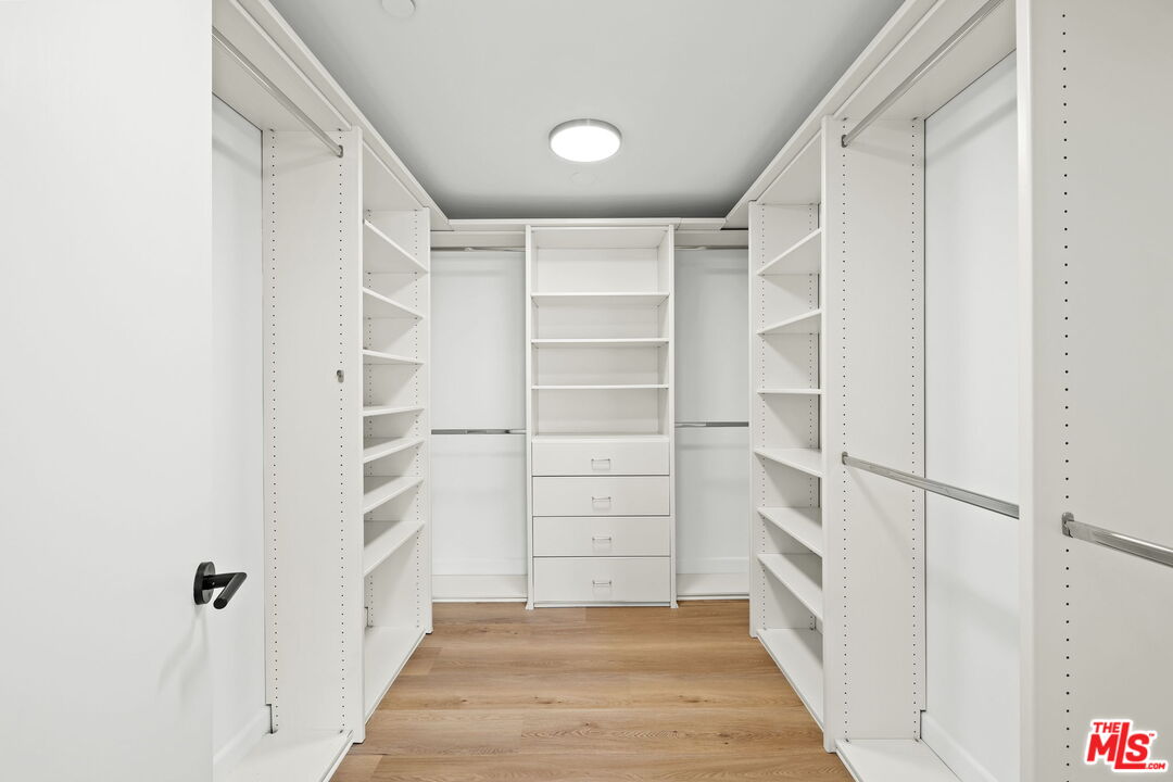 8833 Cynthia St Unit: 401 (PH)