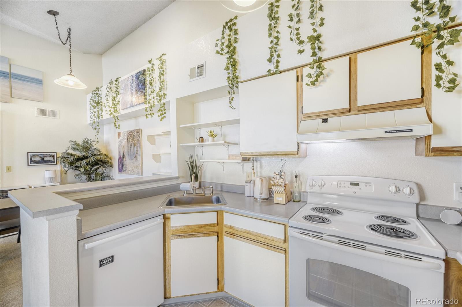 4760 S Wadsworth Boulevard Unit: D303