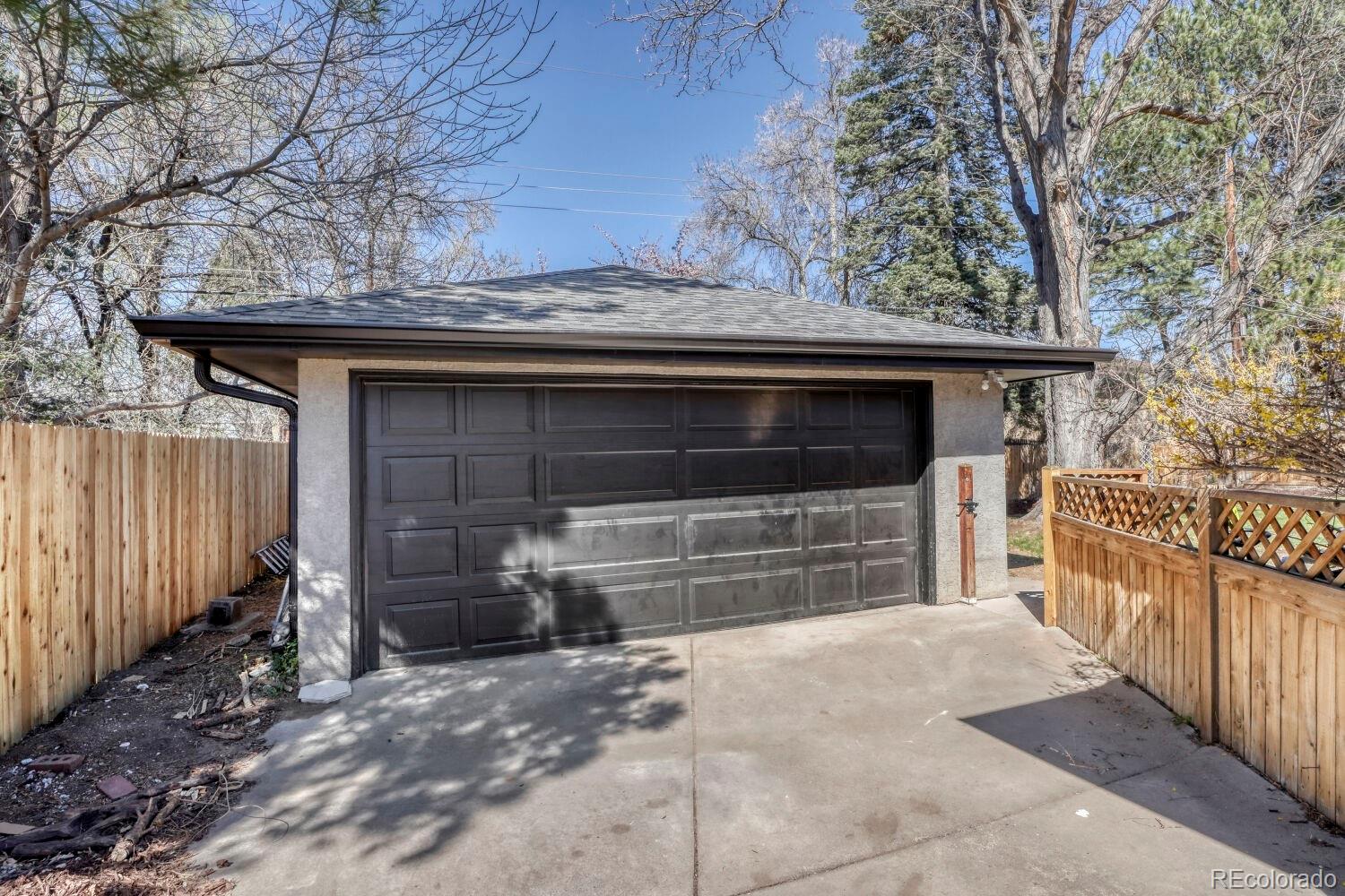 2261 E Dartmouth Place