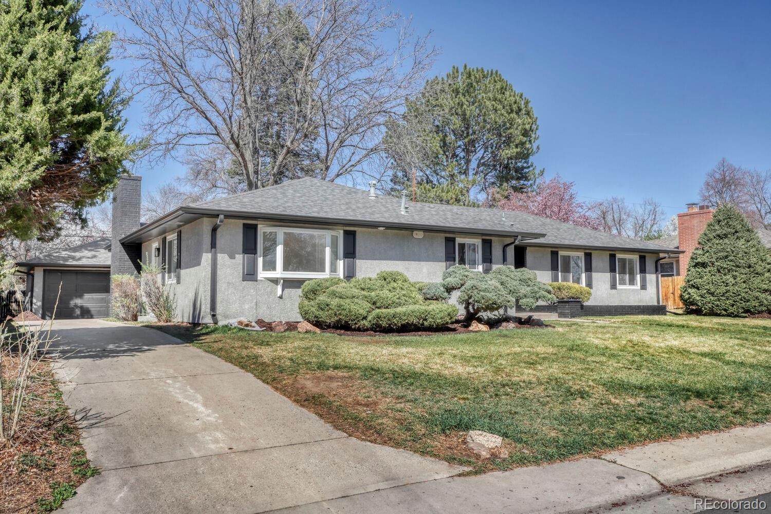 2261 E Dartmouth Place