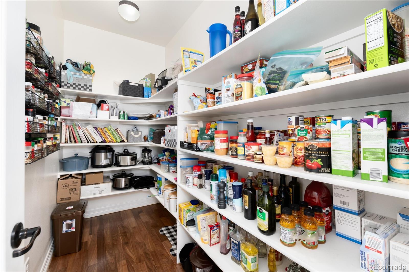 1556 Bent Wedge Point