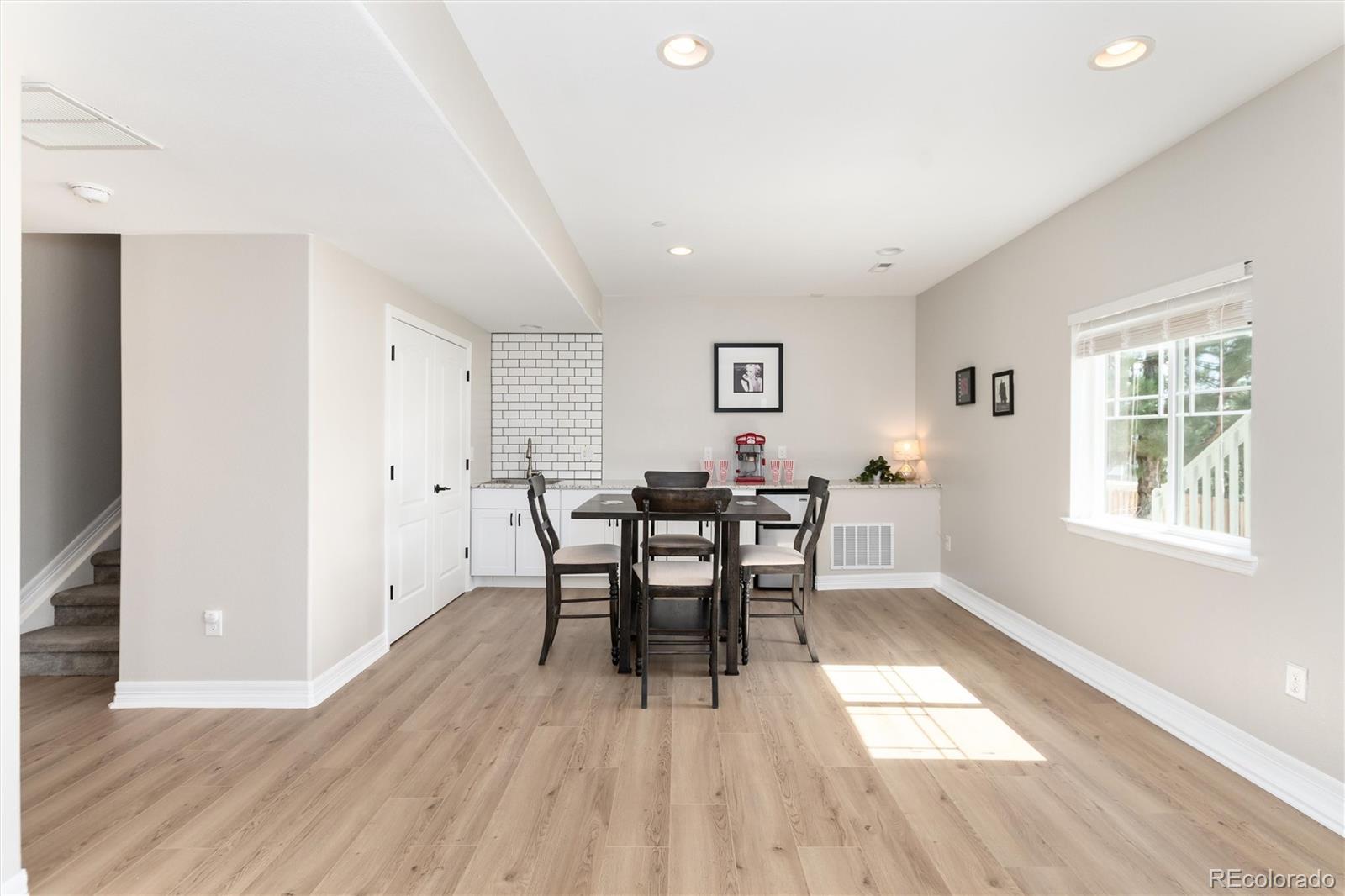 1556 Bent Wedge Point