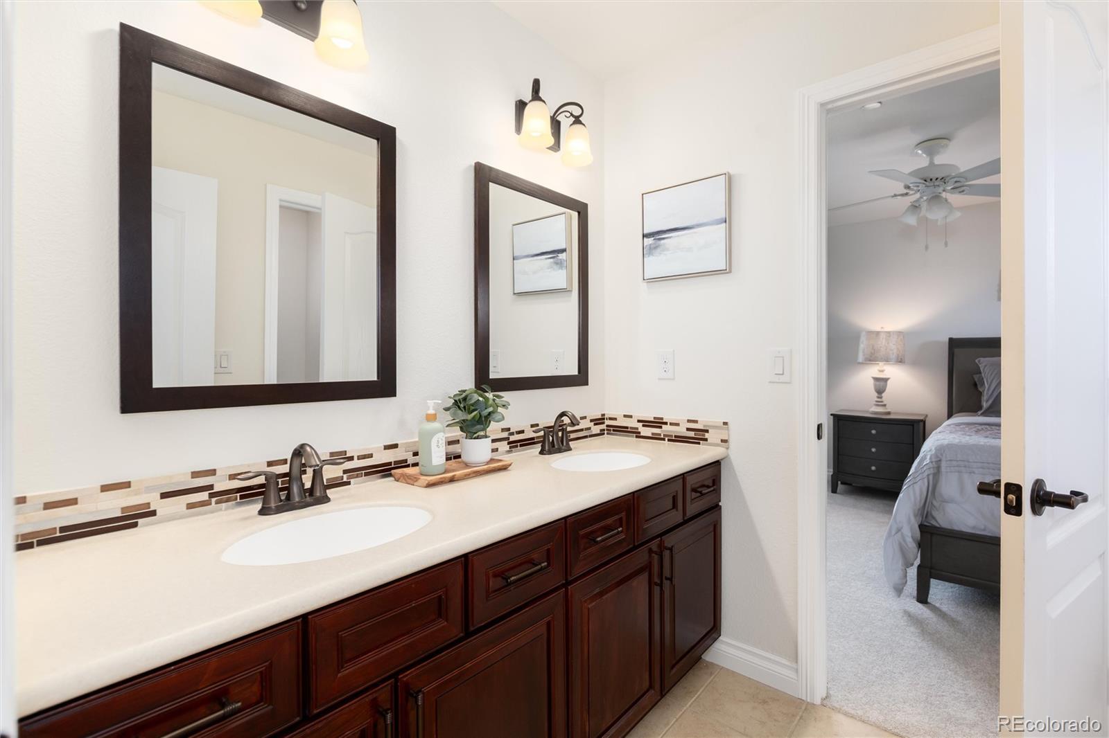 1556 Bent Wedge Point