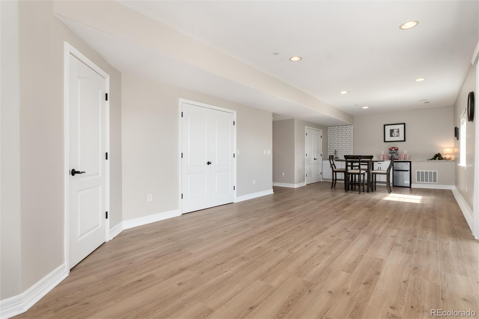 1556 Bent Wedge Point