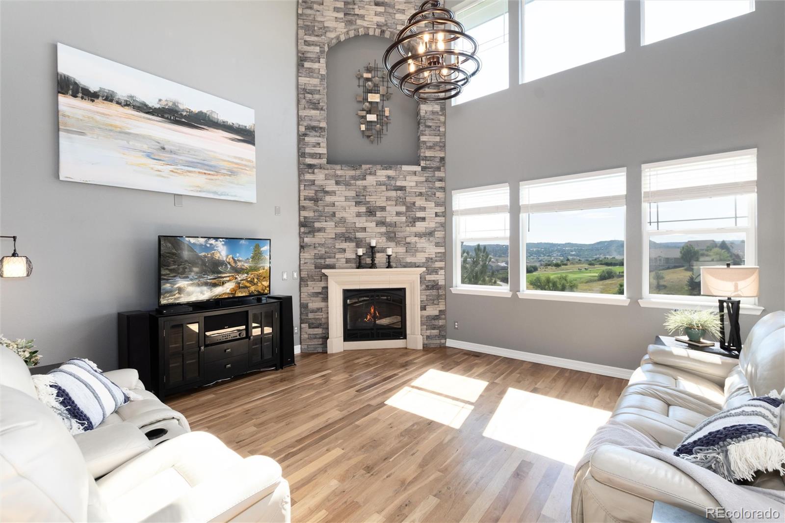 1556 Bent Wedge Point