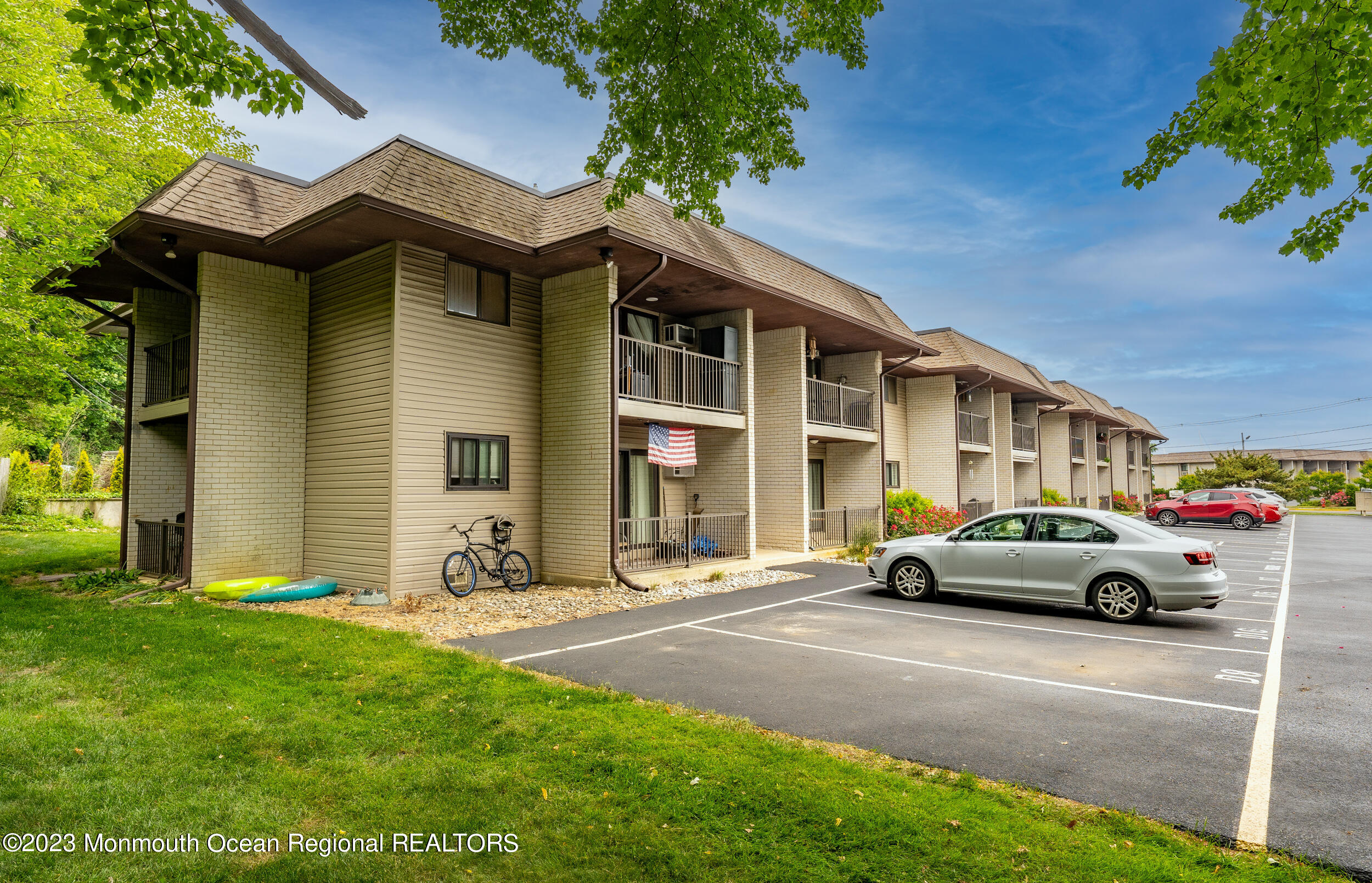 329 Shore Drive, D7